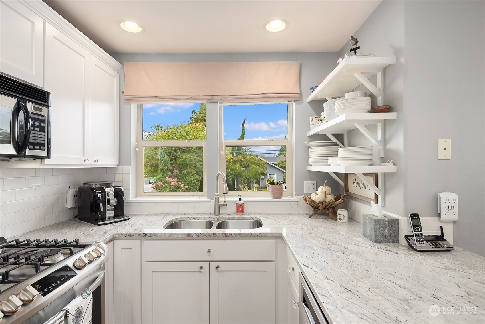 205 Avenue E Unit: F