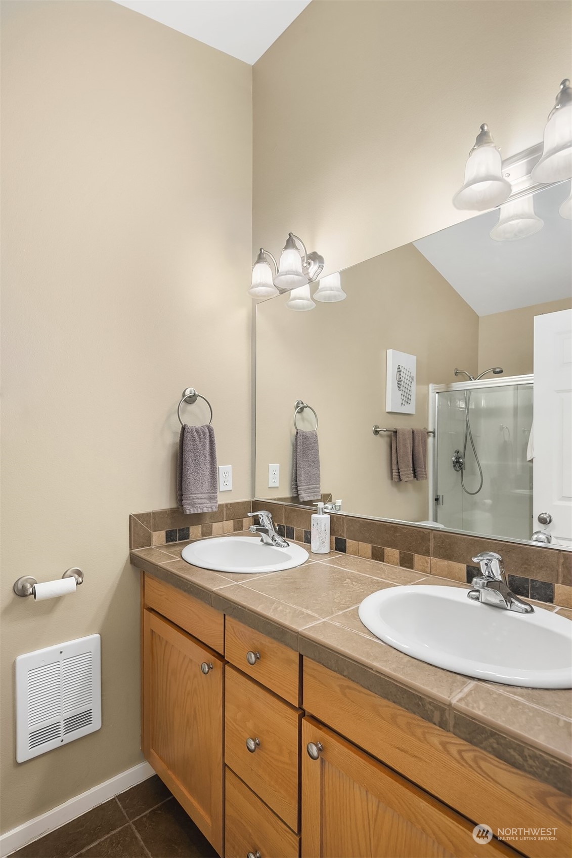 205 Avenue E Unit: F