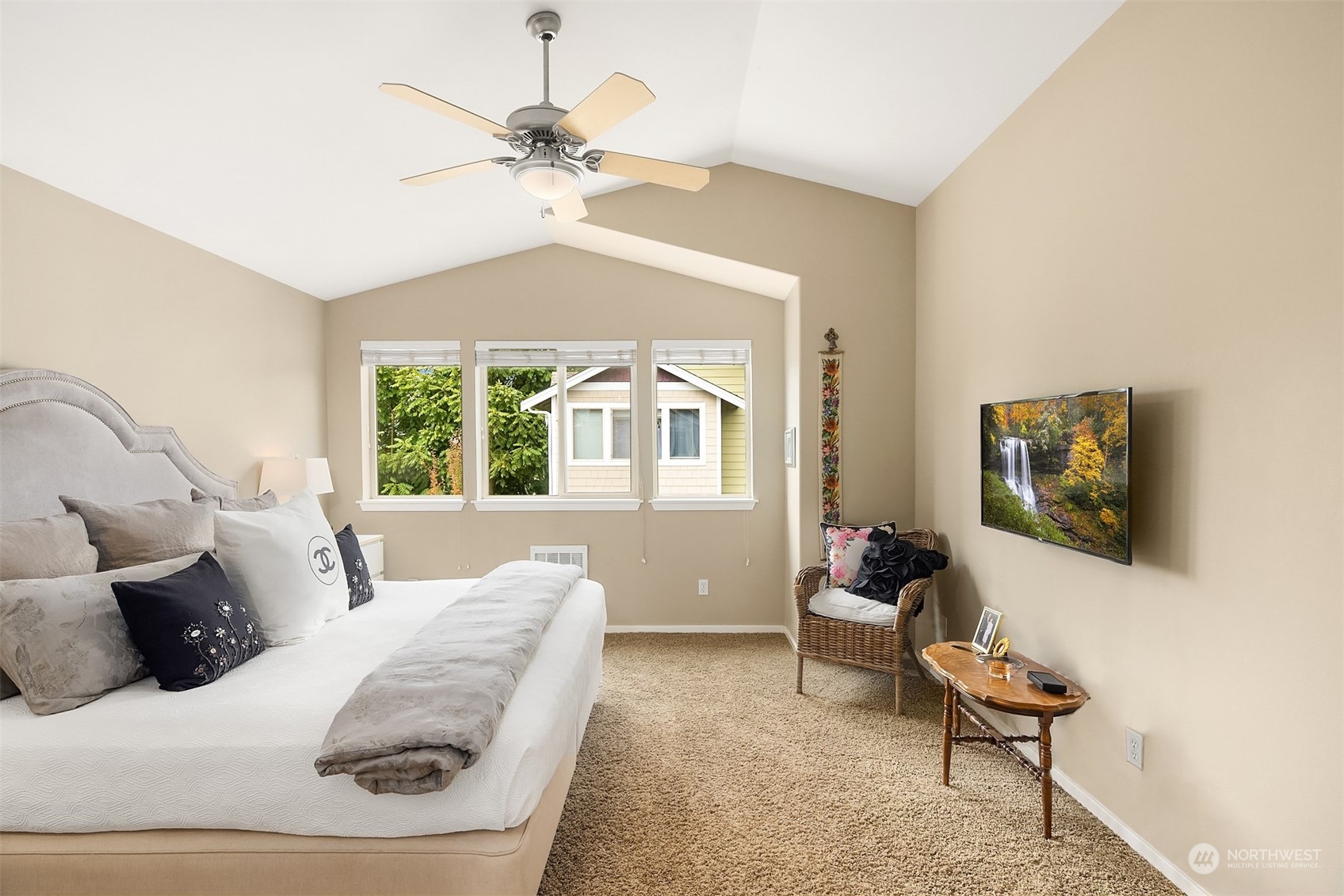 205 Avenue E Unit: F