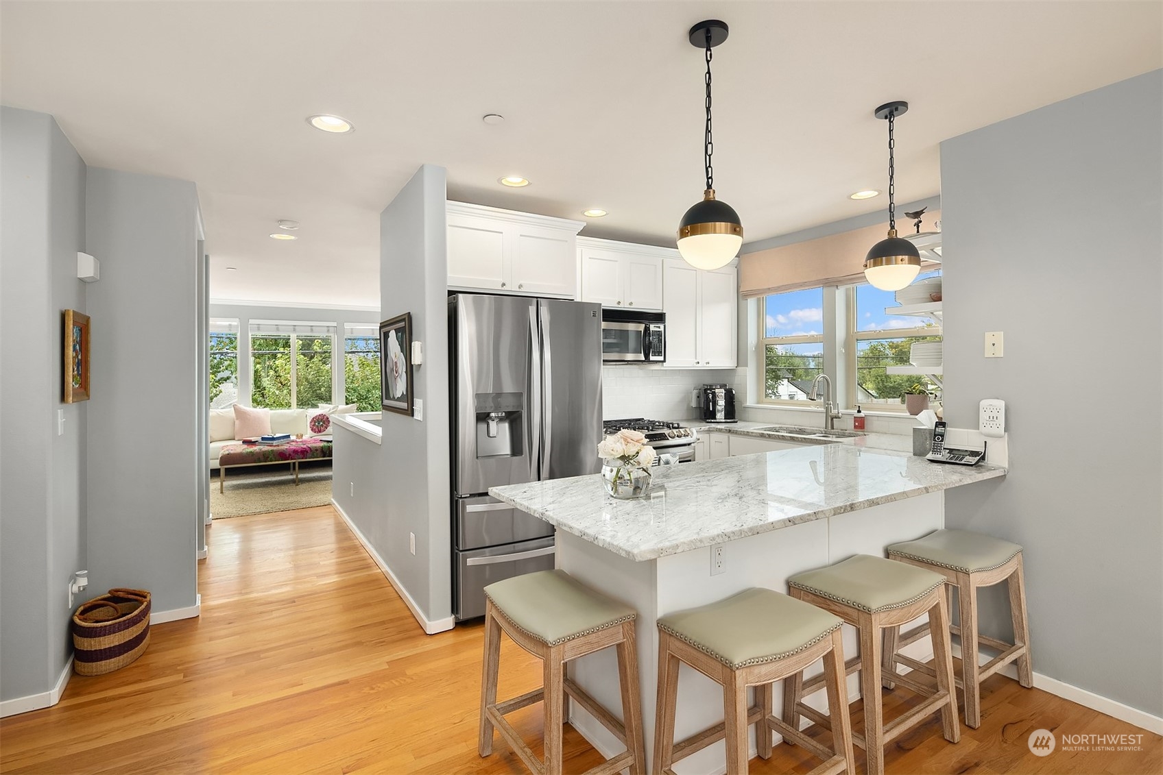 205 Avenue E Unit: F