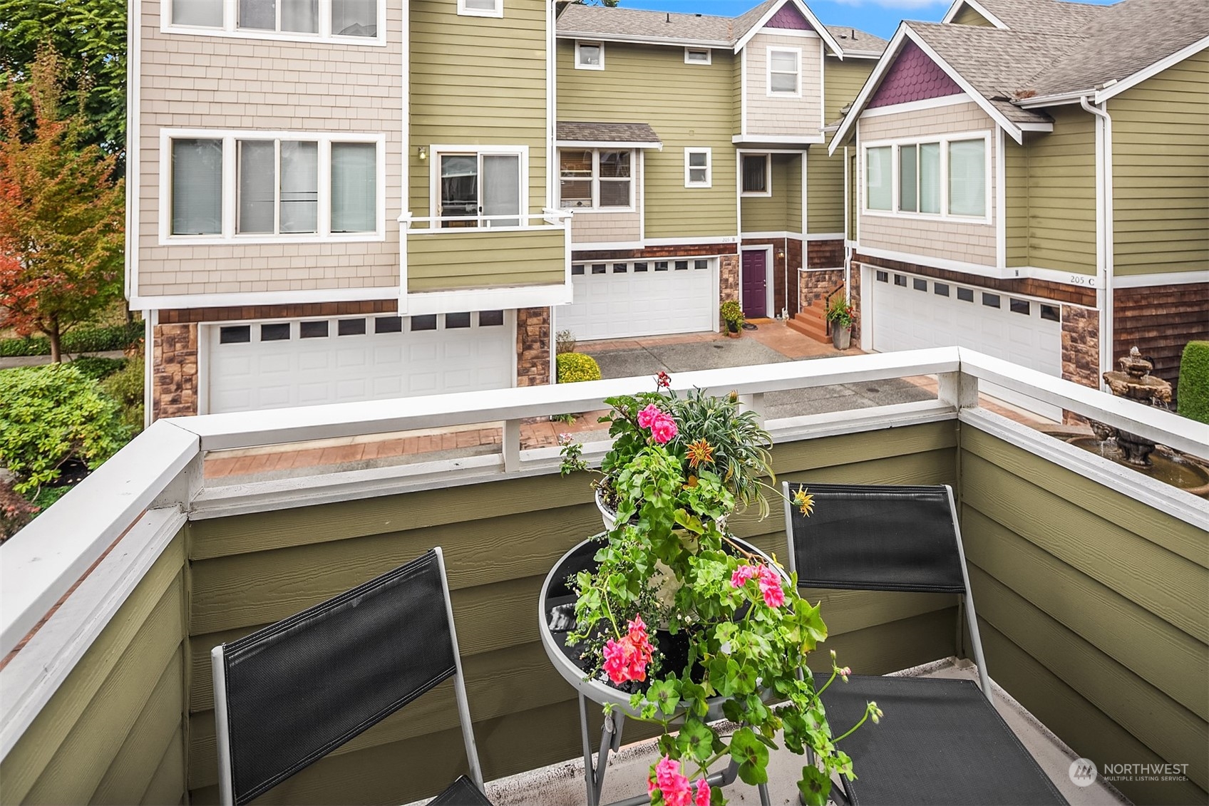 205 Avenue E Unit: F