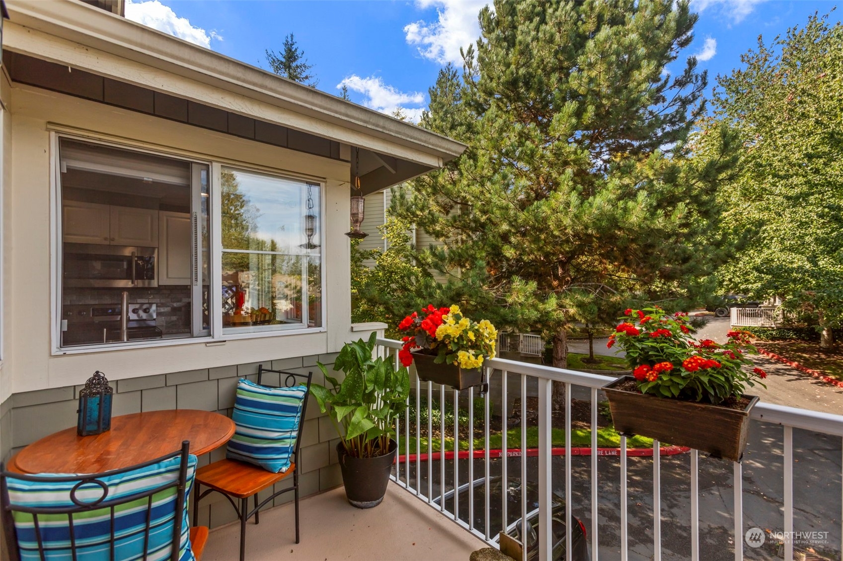 2106 Newport Way NW Unit: 9-4
