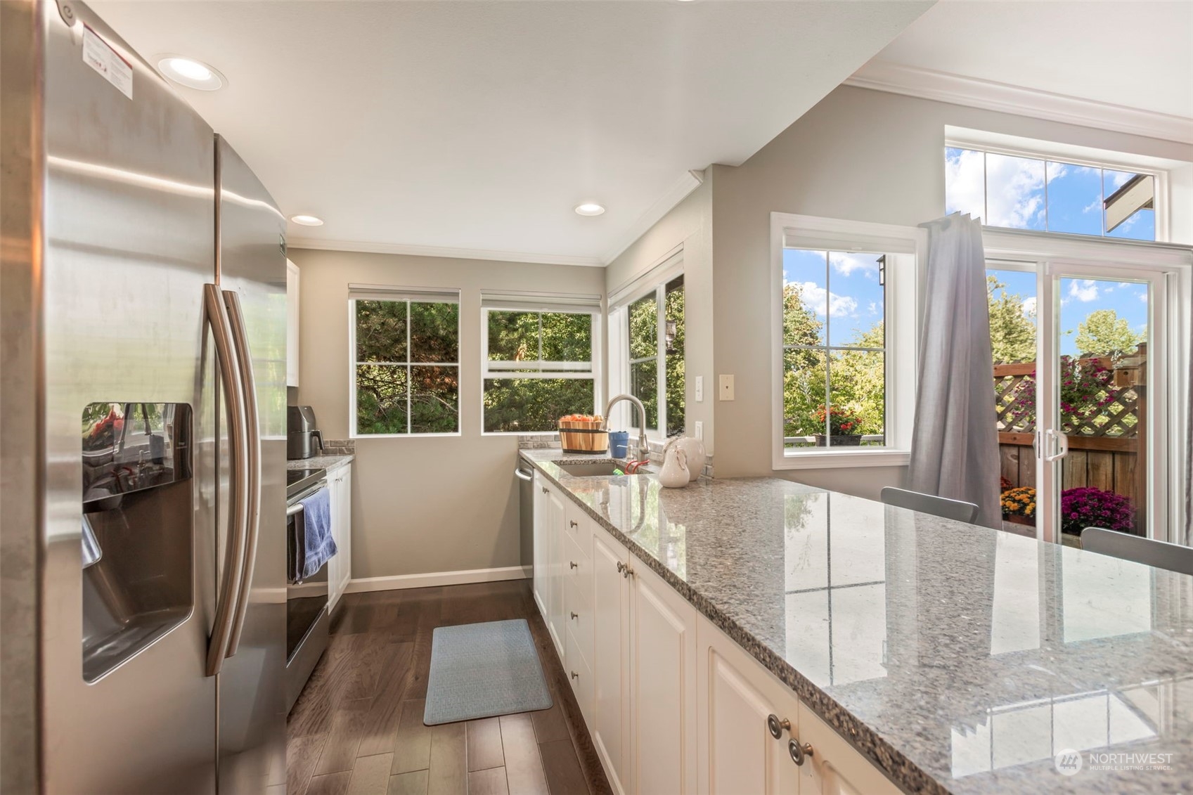 2106 Newport Way NW Unit: 9-4