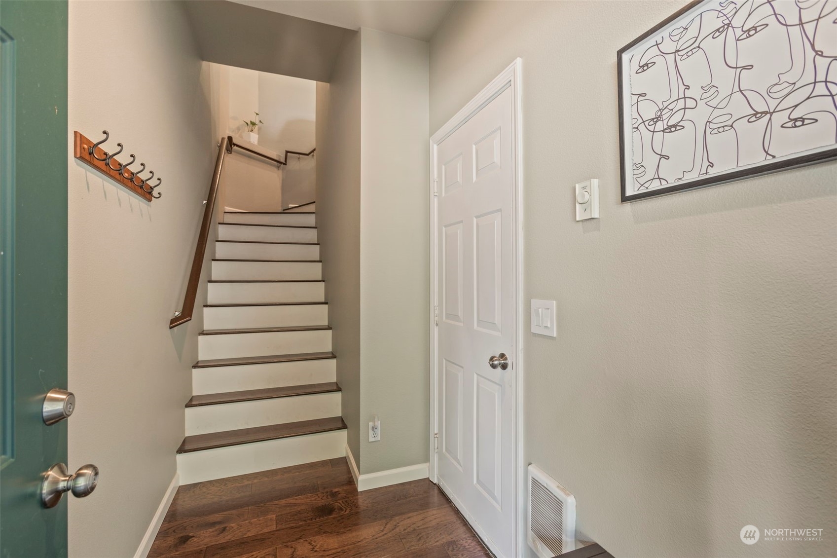 2106 Newport Way NW Unit: 9-4