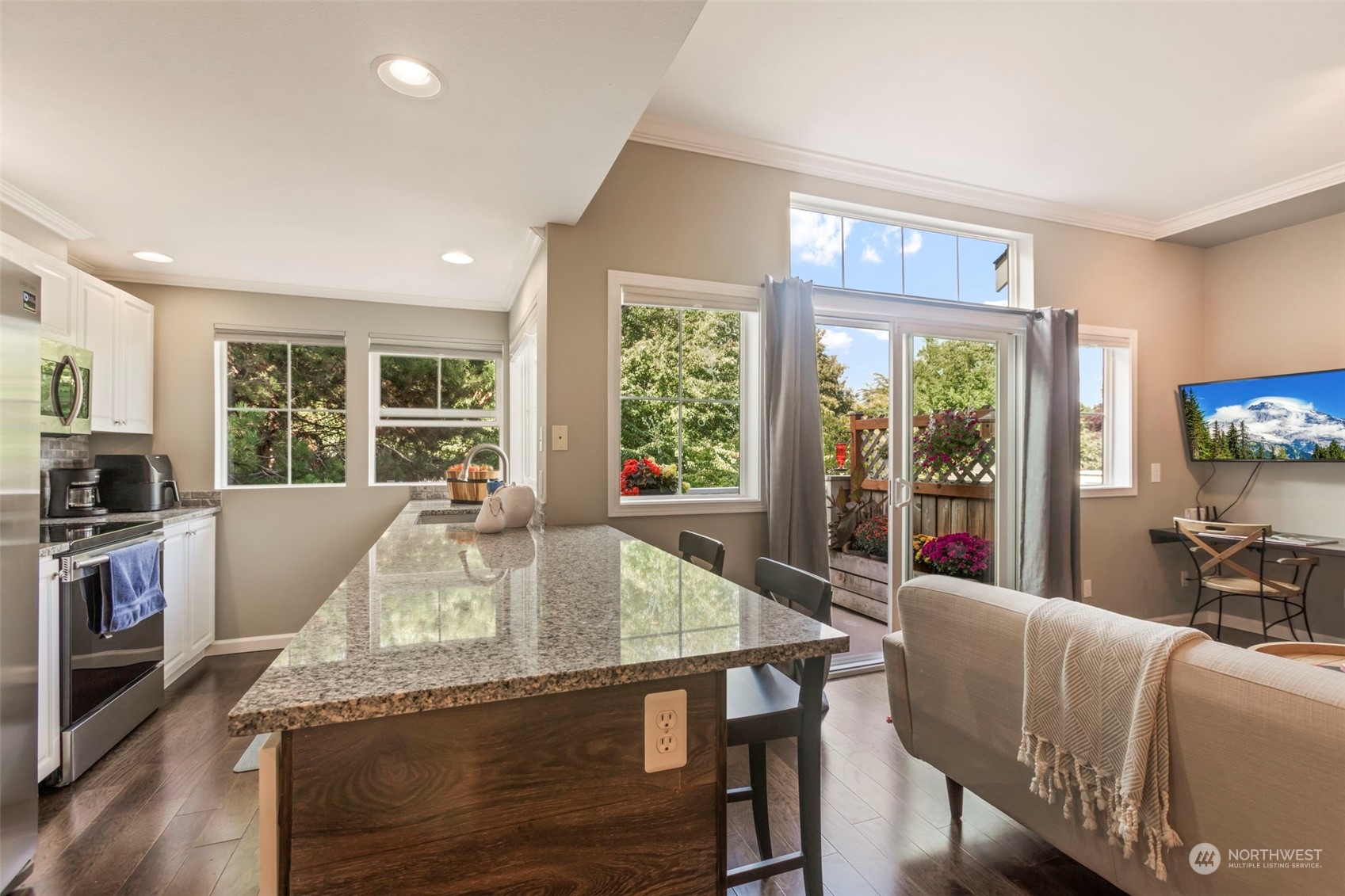 2106 Newport Way NW Unit: 9-4