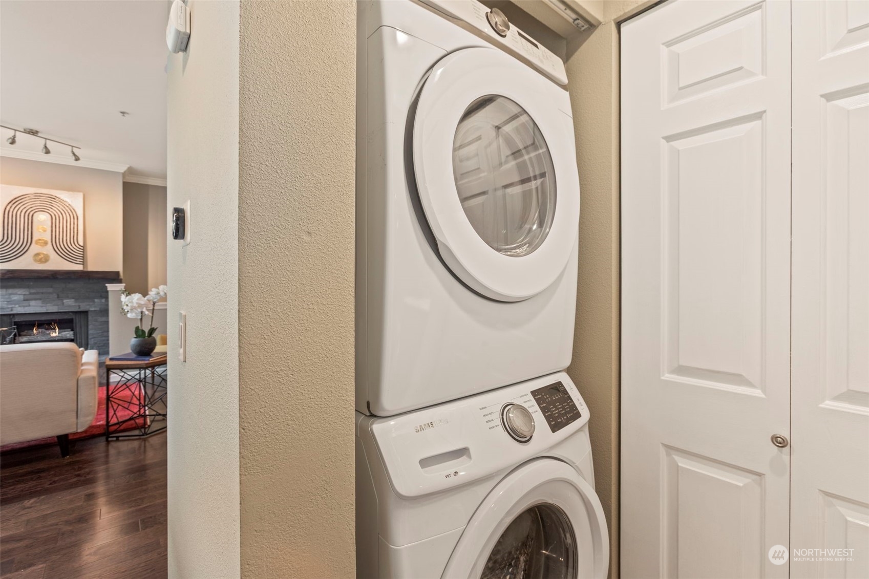 2106 Newport Way NW Unit: 9-4