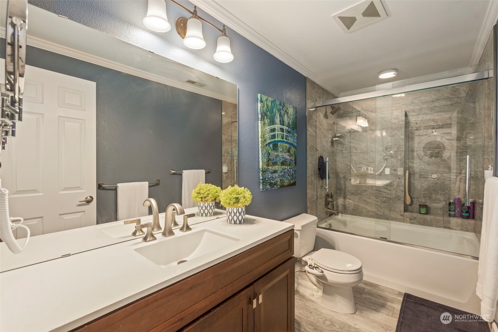 2106 Newport Way NW Unit: 9-4