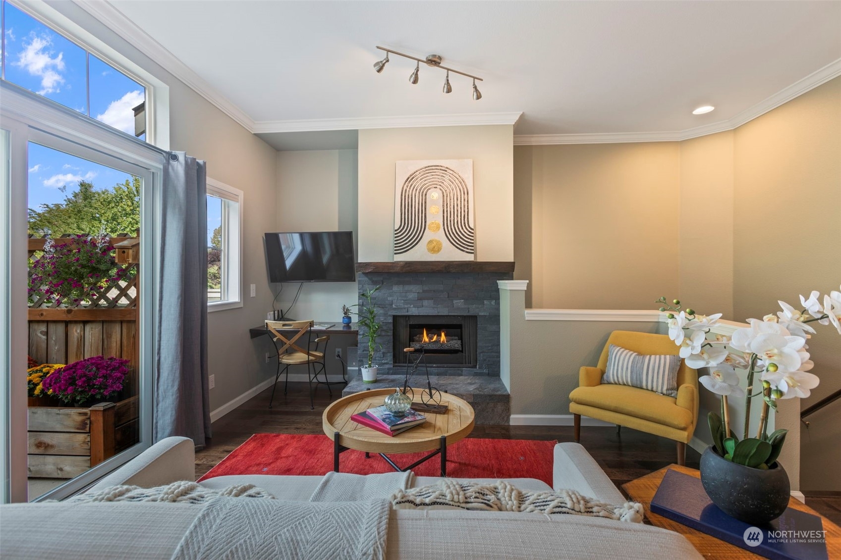 2106 Newport Way NW Unit: 9-4