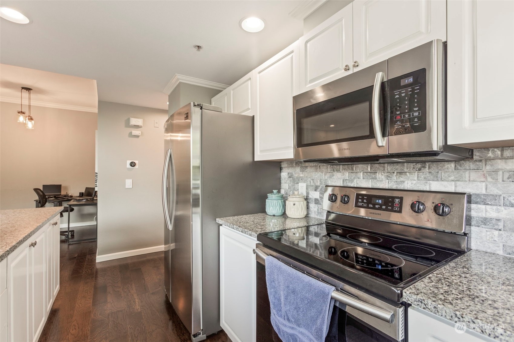 2106 Newport Way NW Unit: 9-4