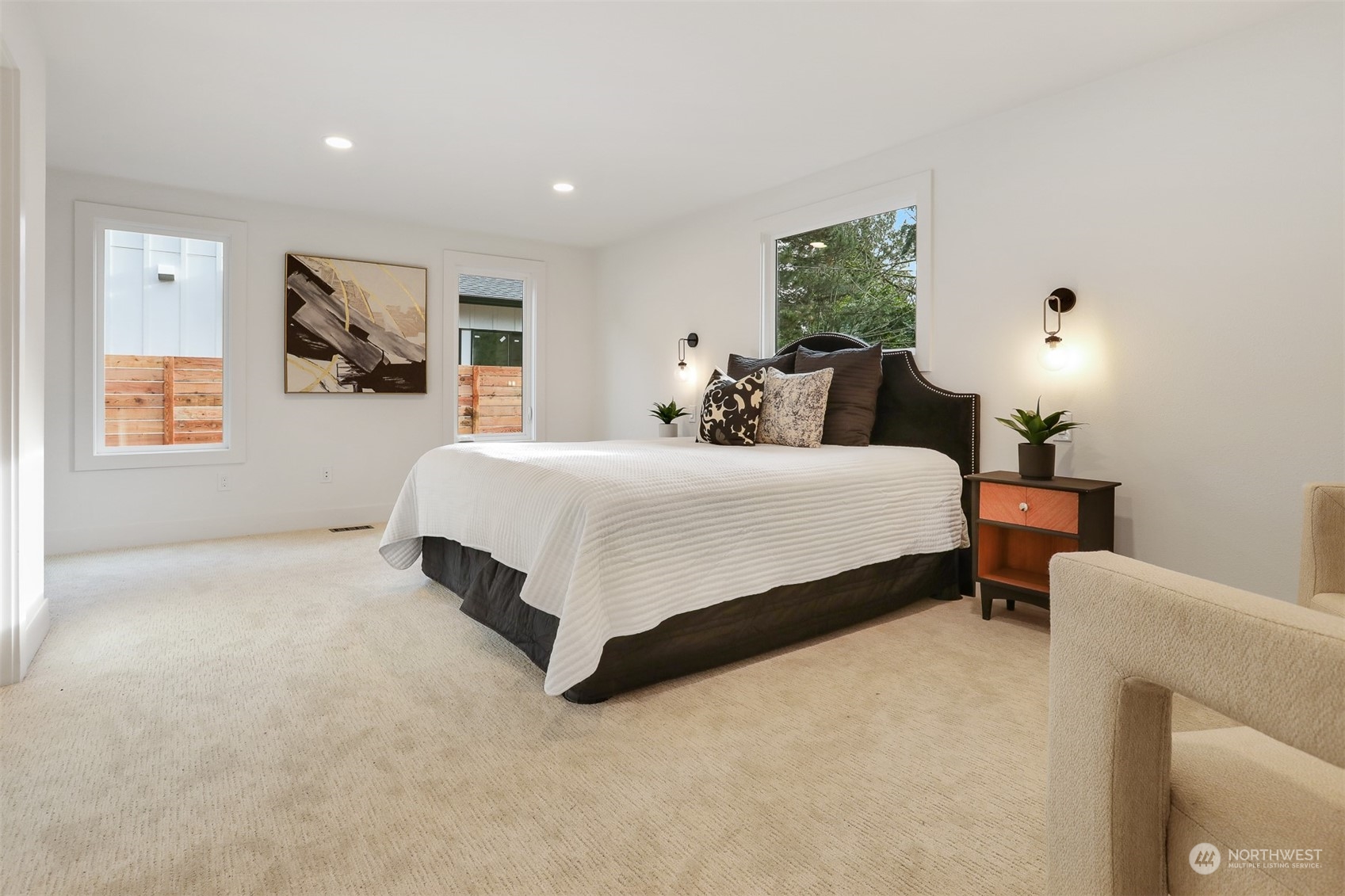 11035 17th Avenue NE