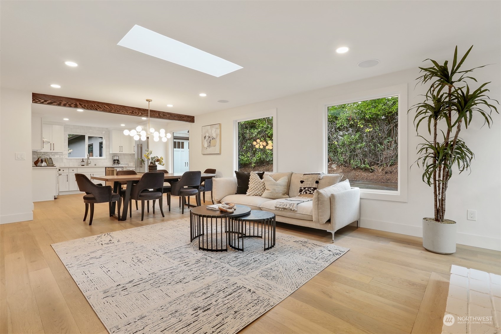 11035 17th Avenue NE