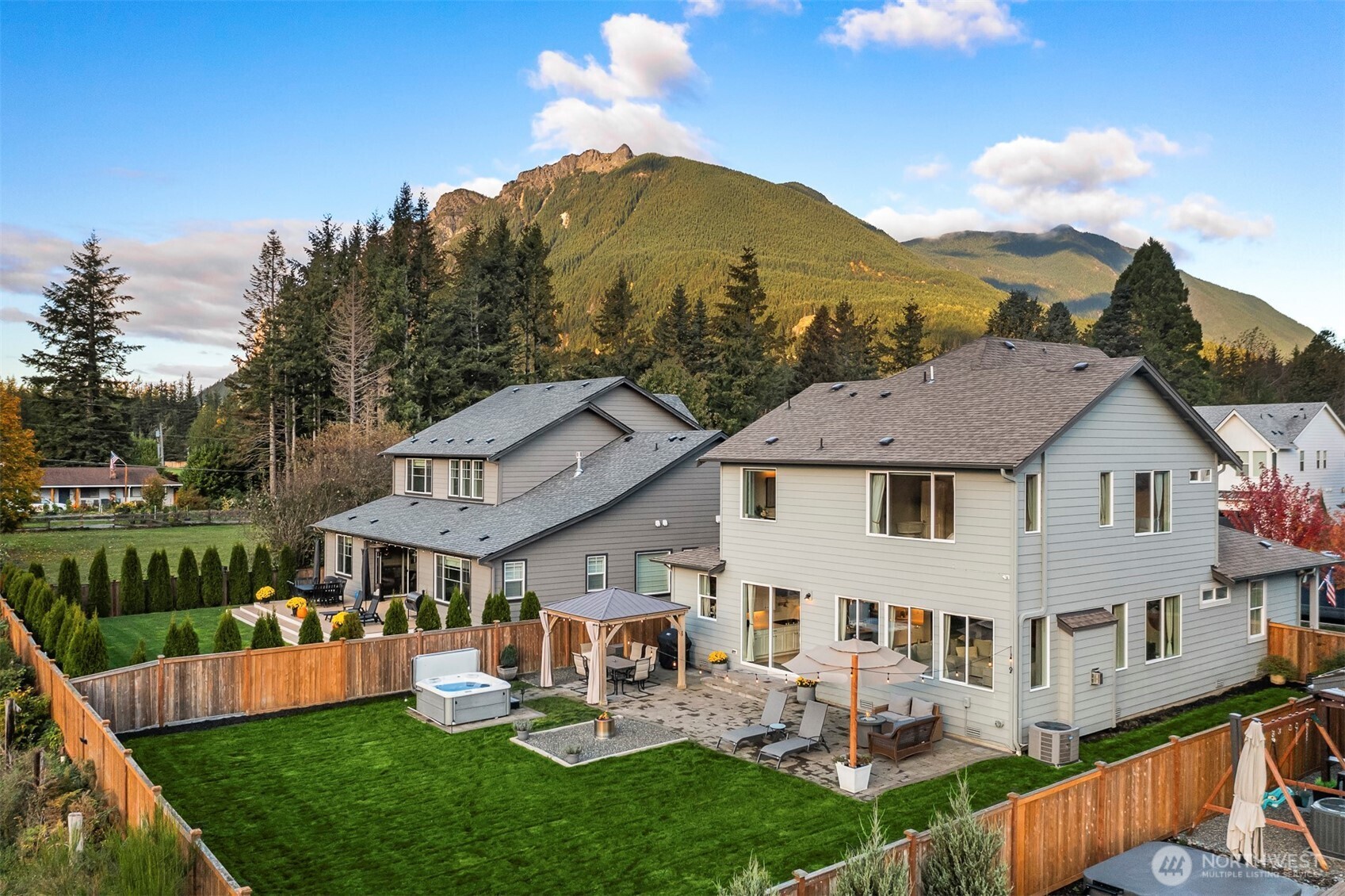 1499 Glacier Avenue SE