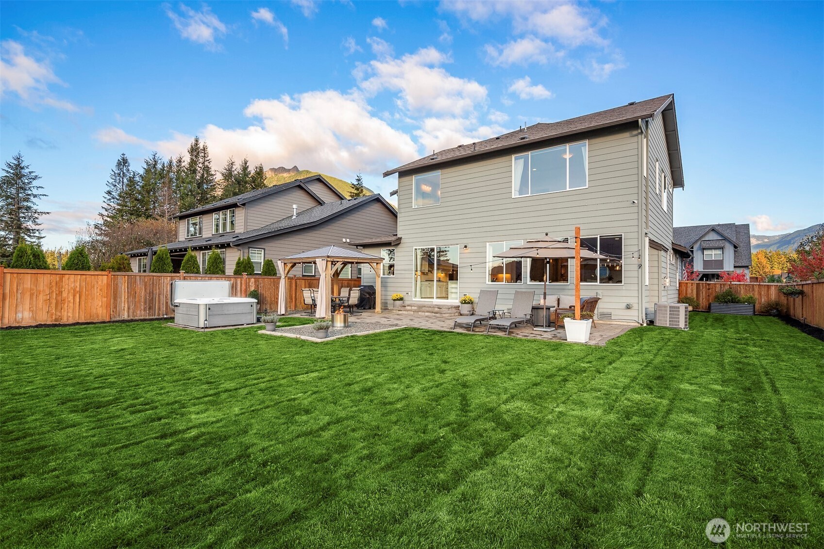 1499 Glacier Avenue SE