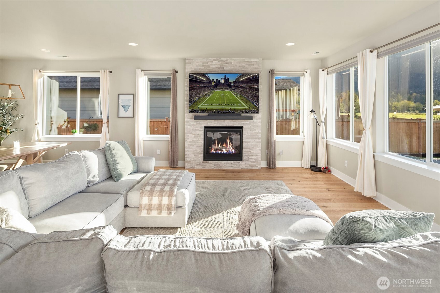 1499 Glacier Avenue SE