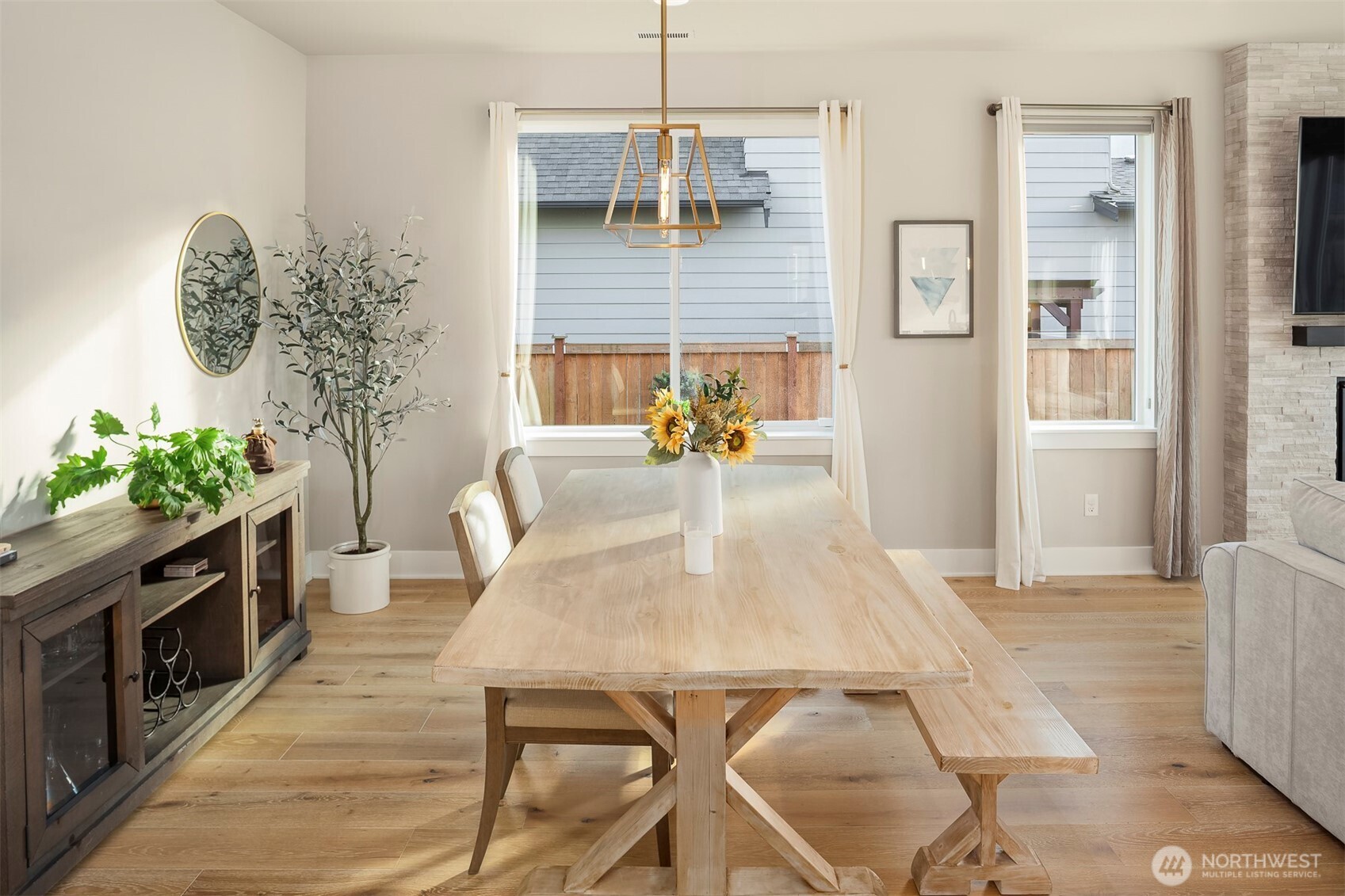 1499 Glacier Avenue SE