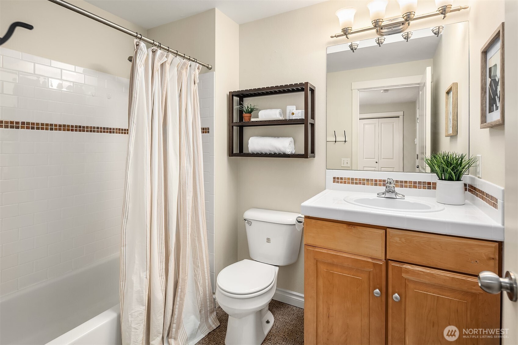 7406 Latona Avenue NE Unit: C