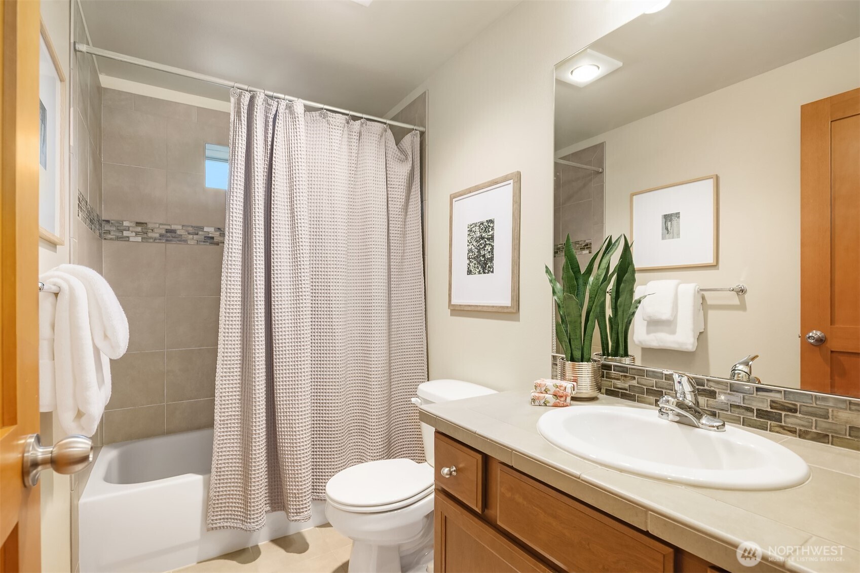 7413 4th Avenue NE Unit: B