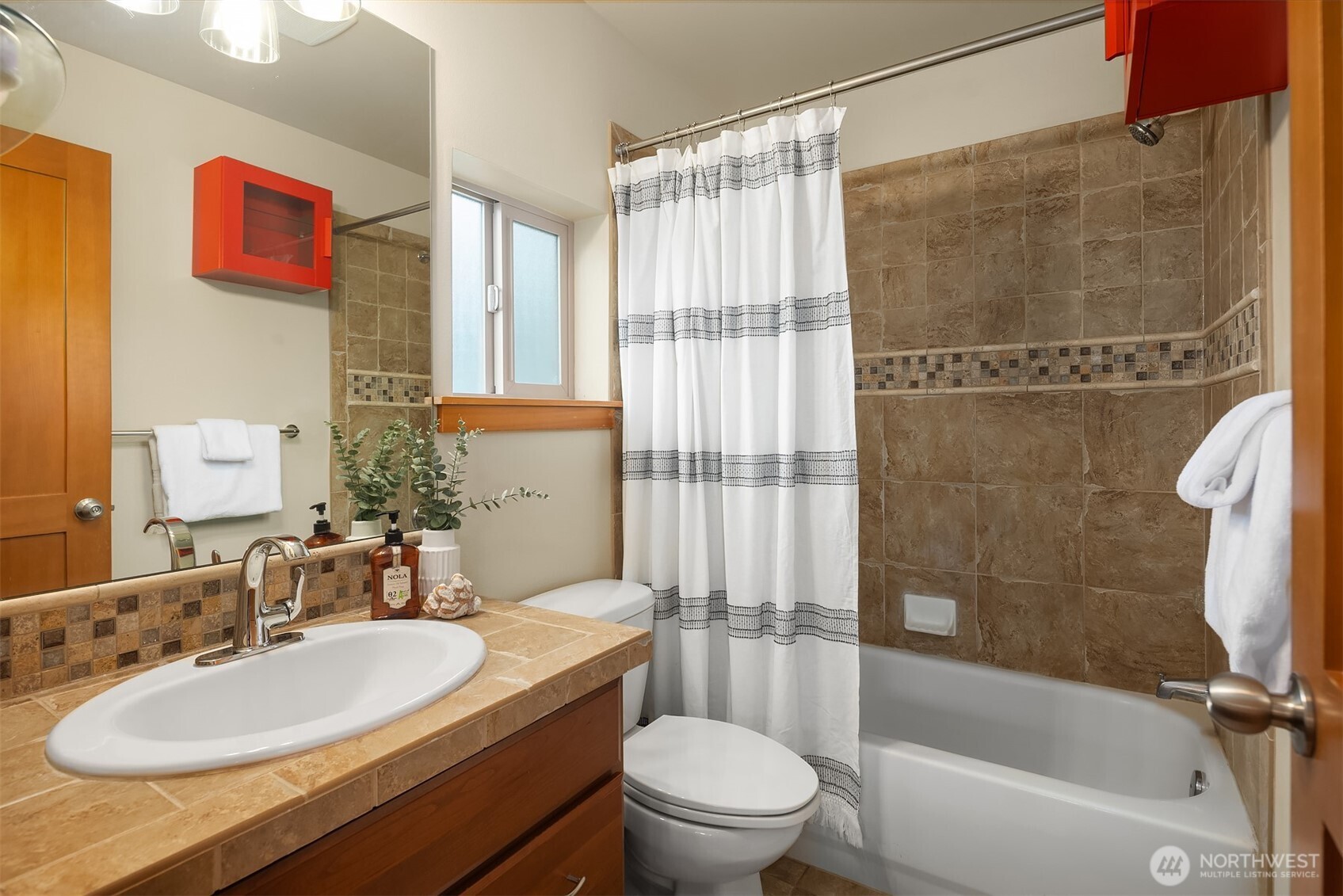 7413 4th Avenue NE Unit: B