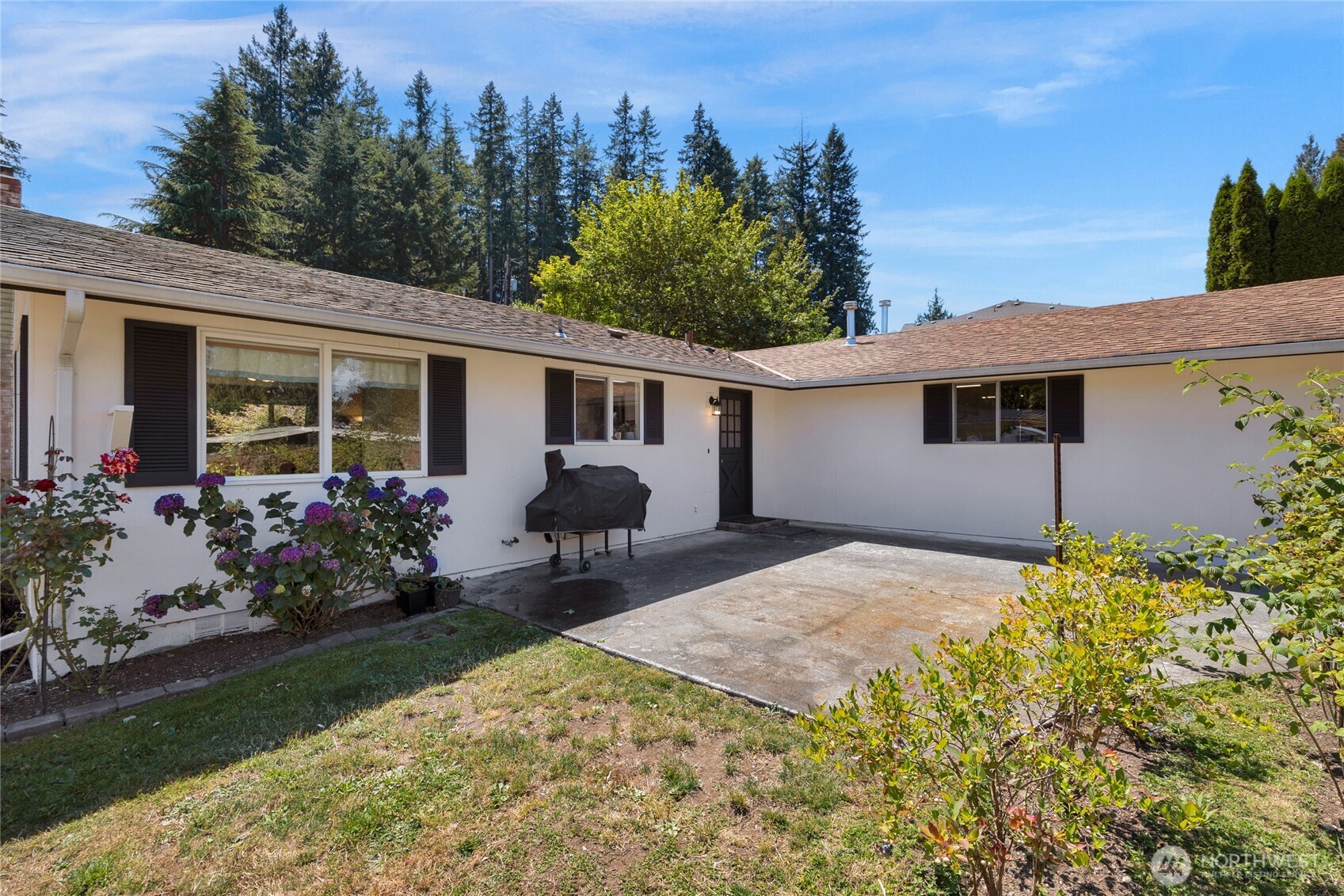 533 E Division Street