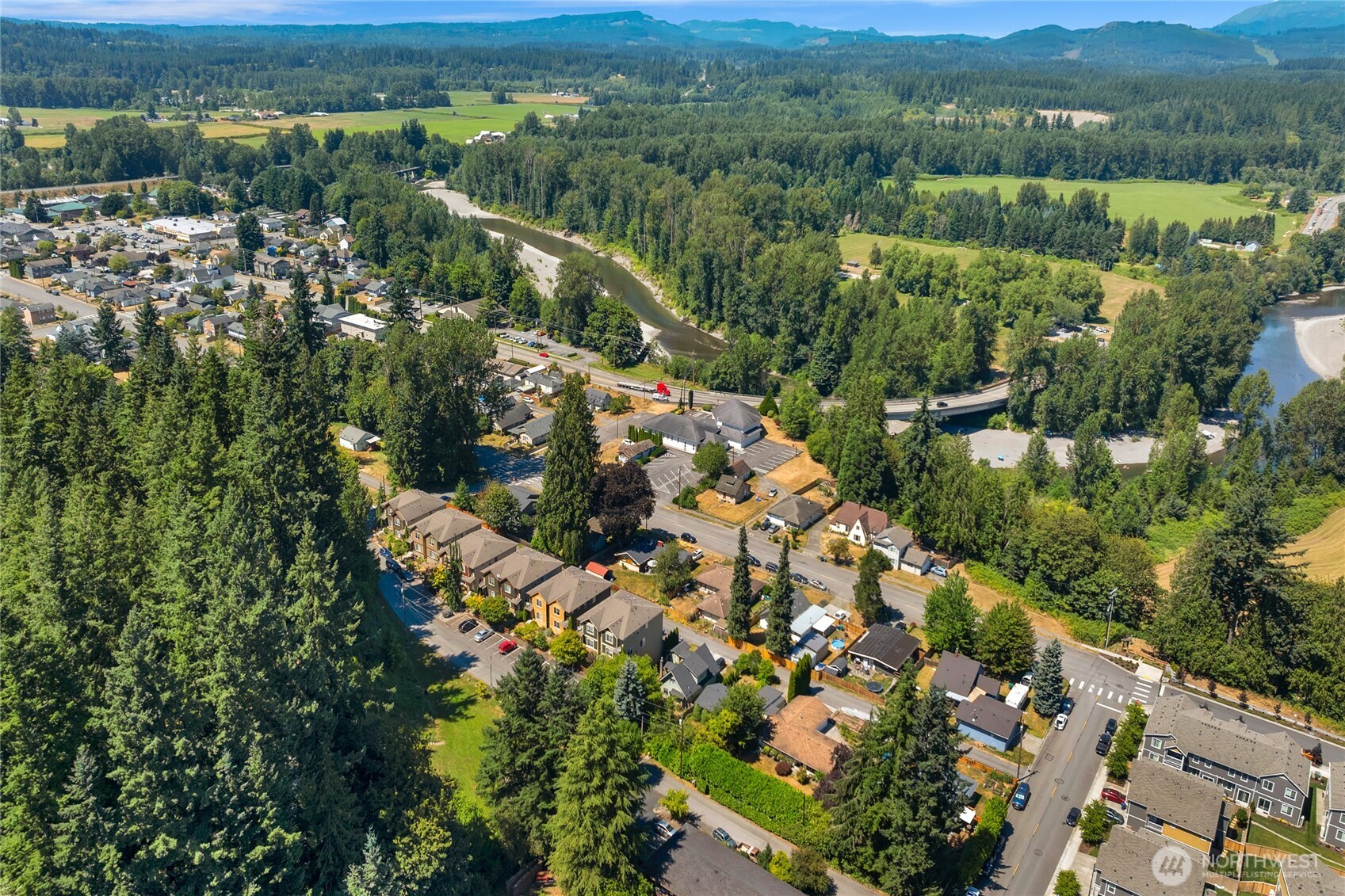 533 E Division Street