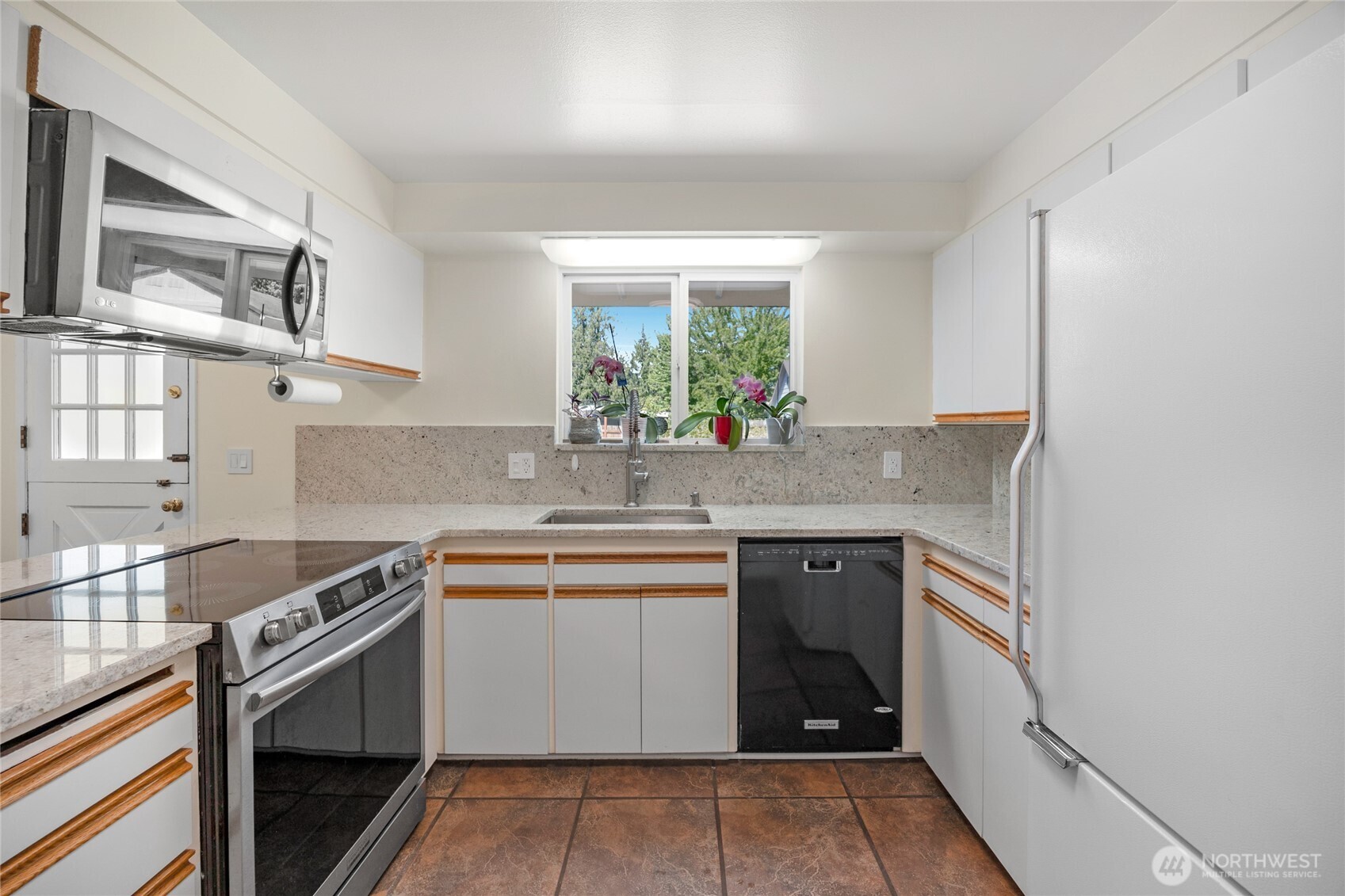 533 E Division Street