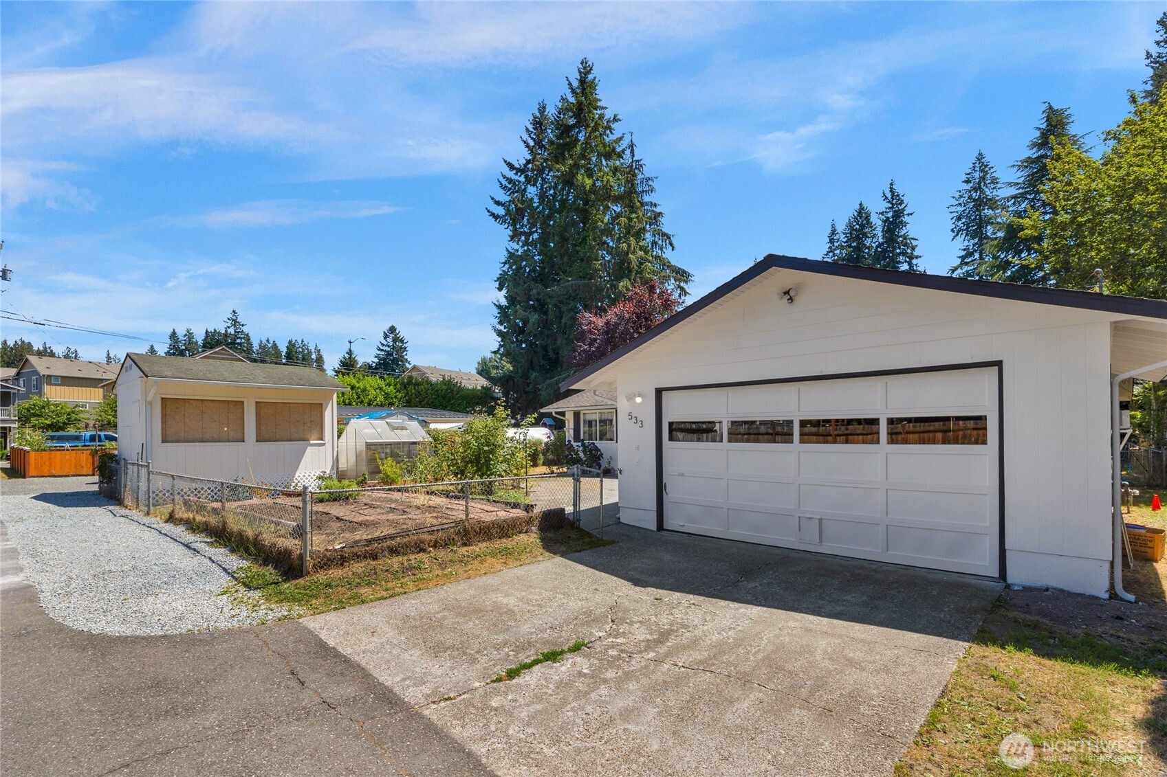 533 E Division Street