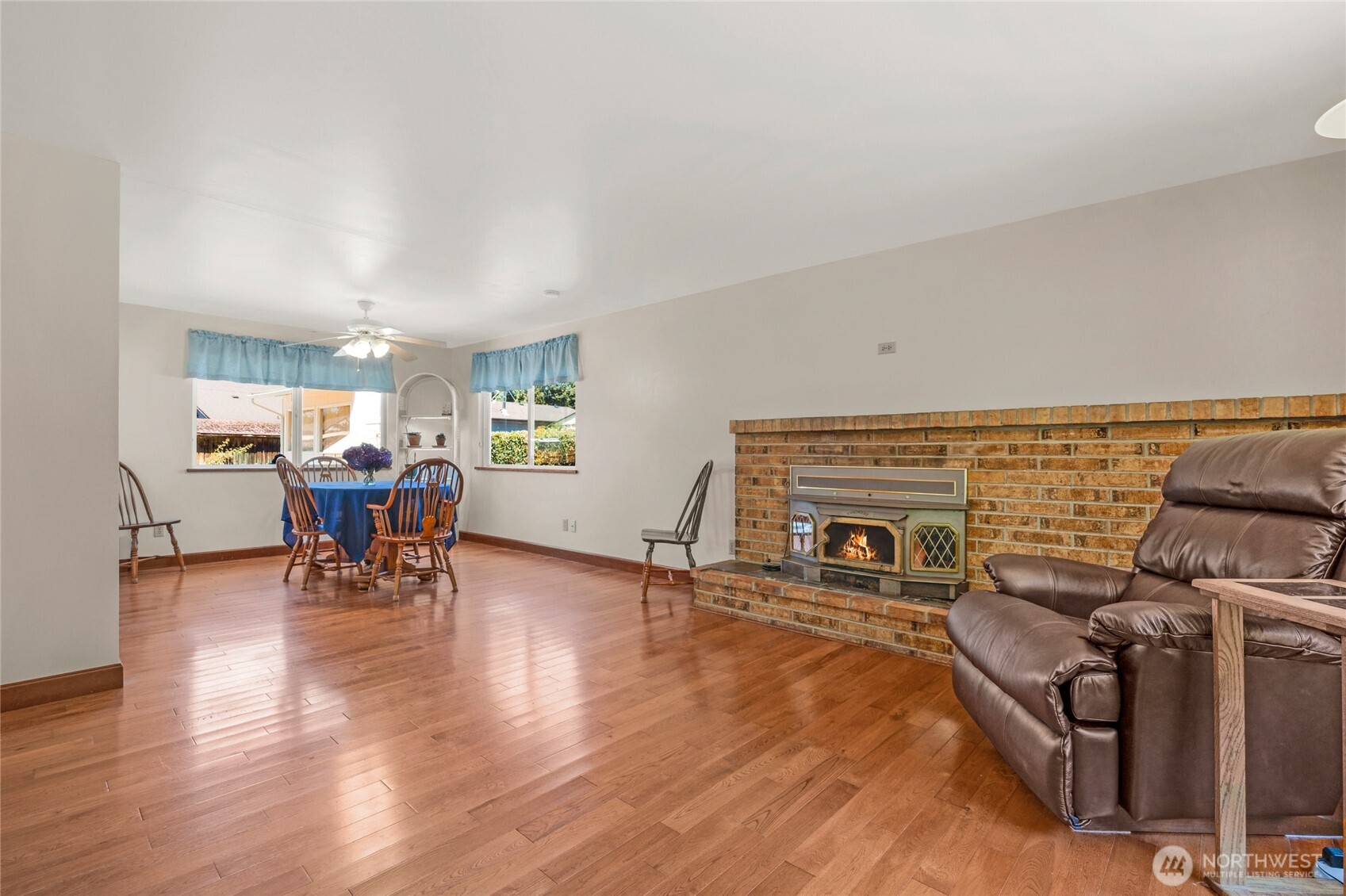 533 E Division Street