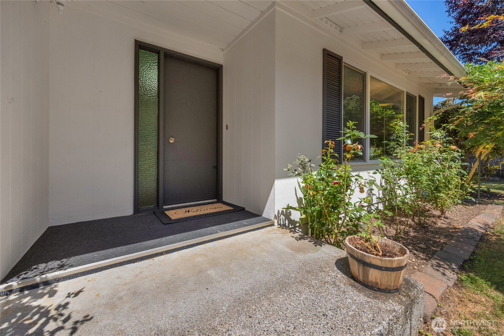 533 E Division Street