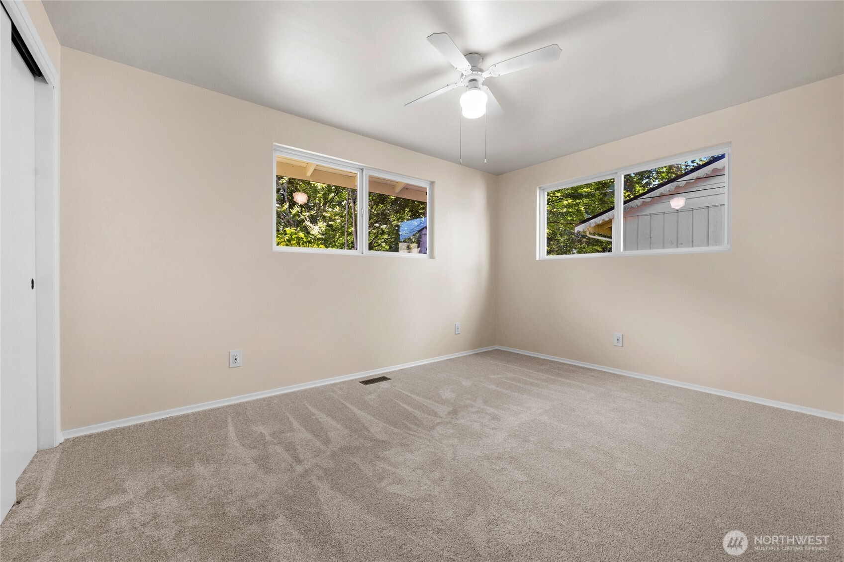 533 E Division Street