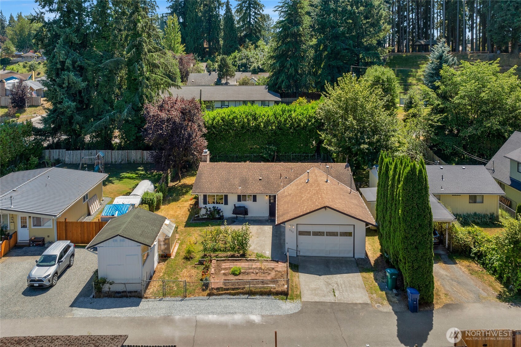 533 E Division Street