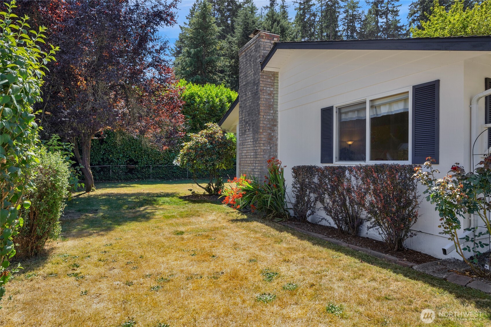 533 E Division Street