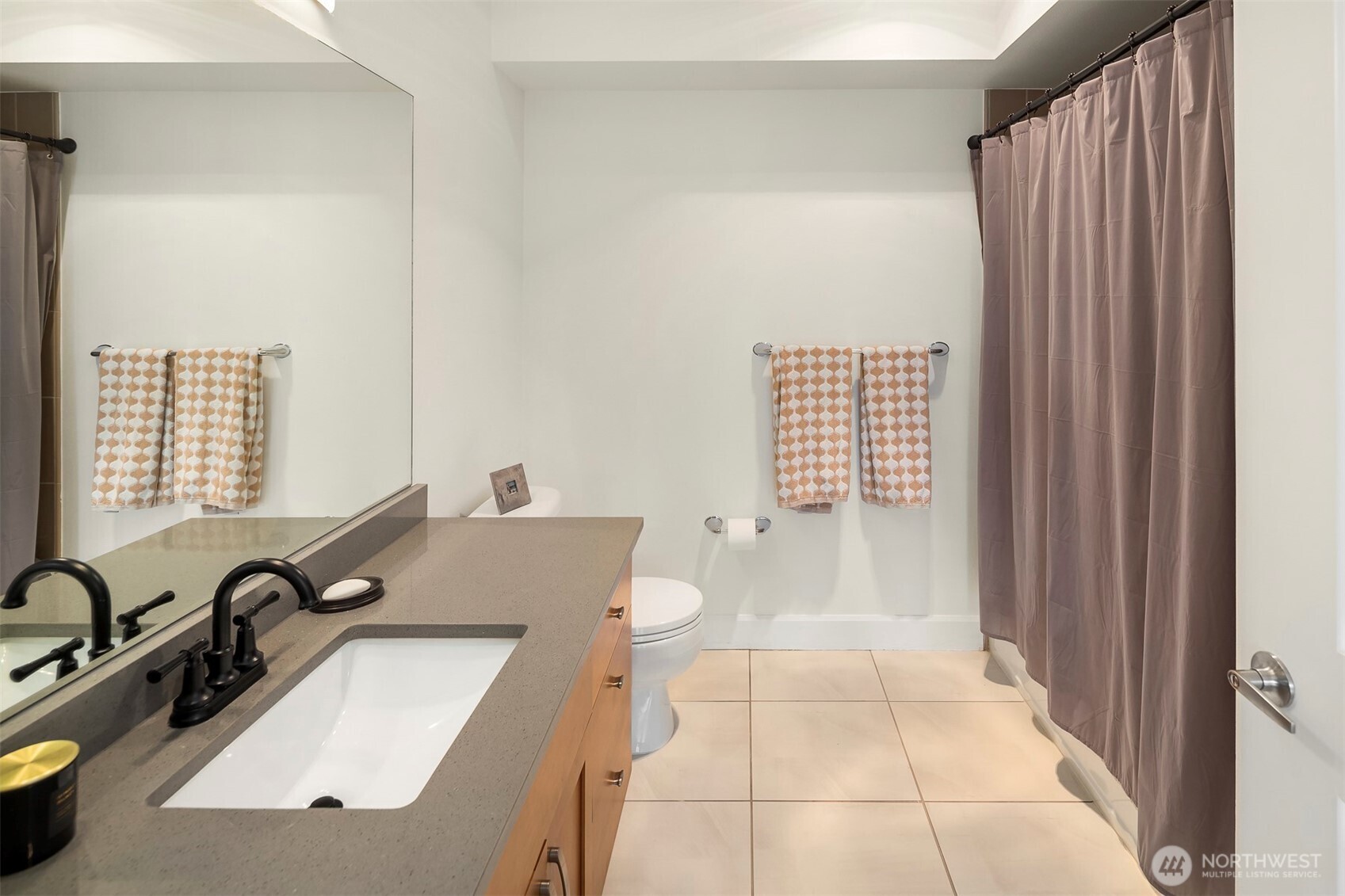 1840 25th Avenue NE Unit: 201