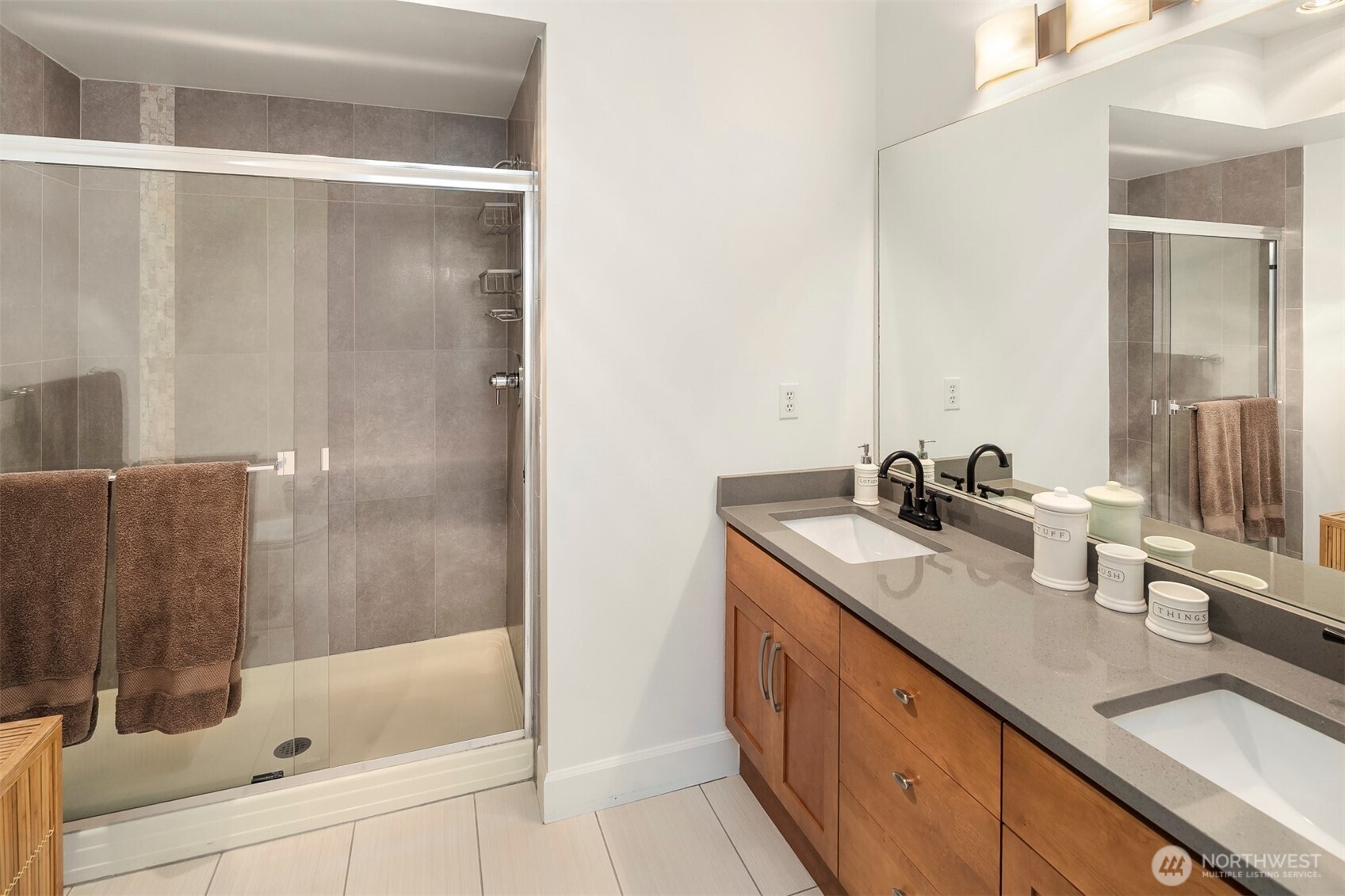 1840 25th Avenue NE Unit: 201