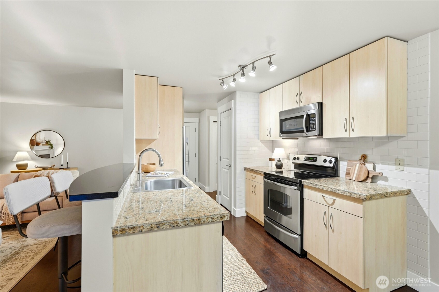 22910 90th Avenue W Unit: D105
