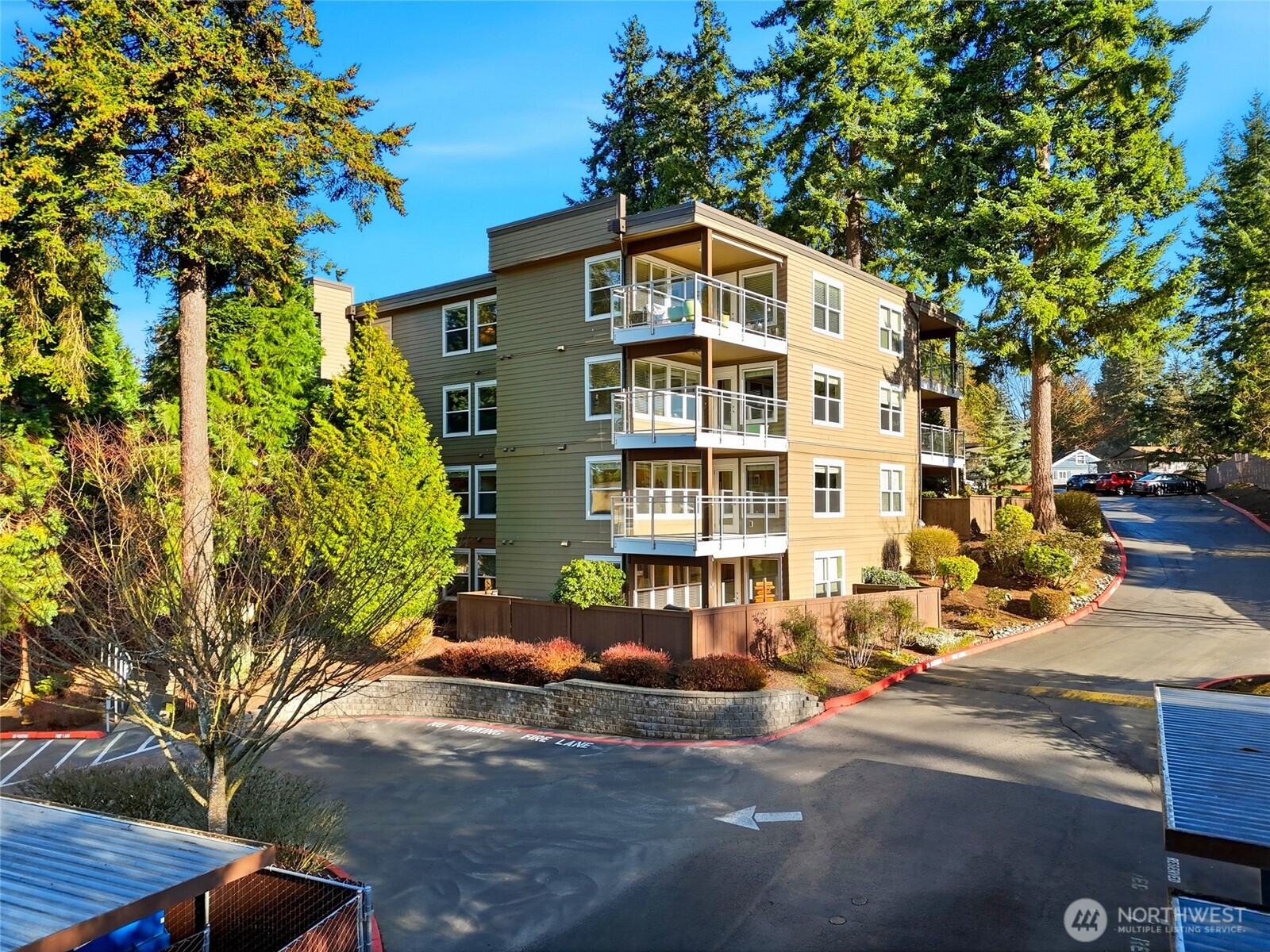 22910 90th Avenue W Unit: D105