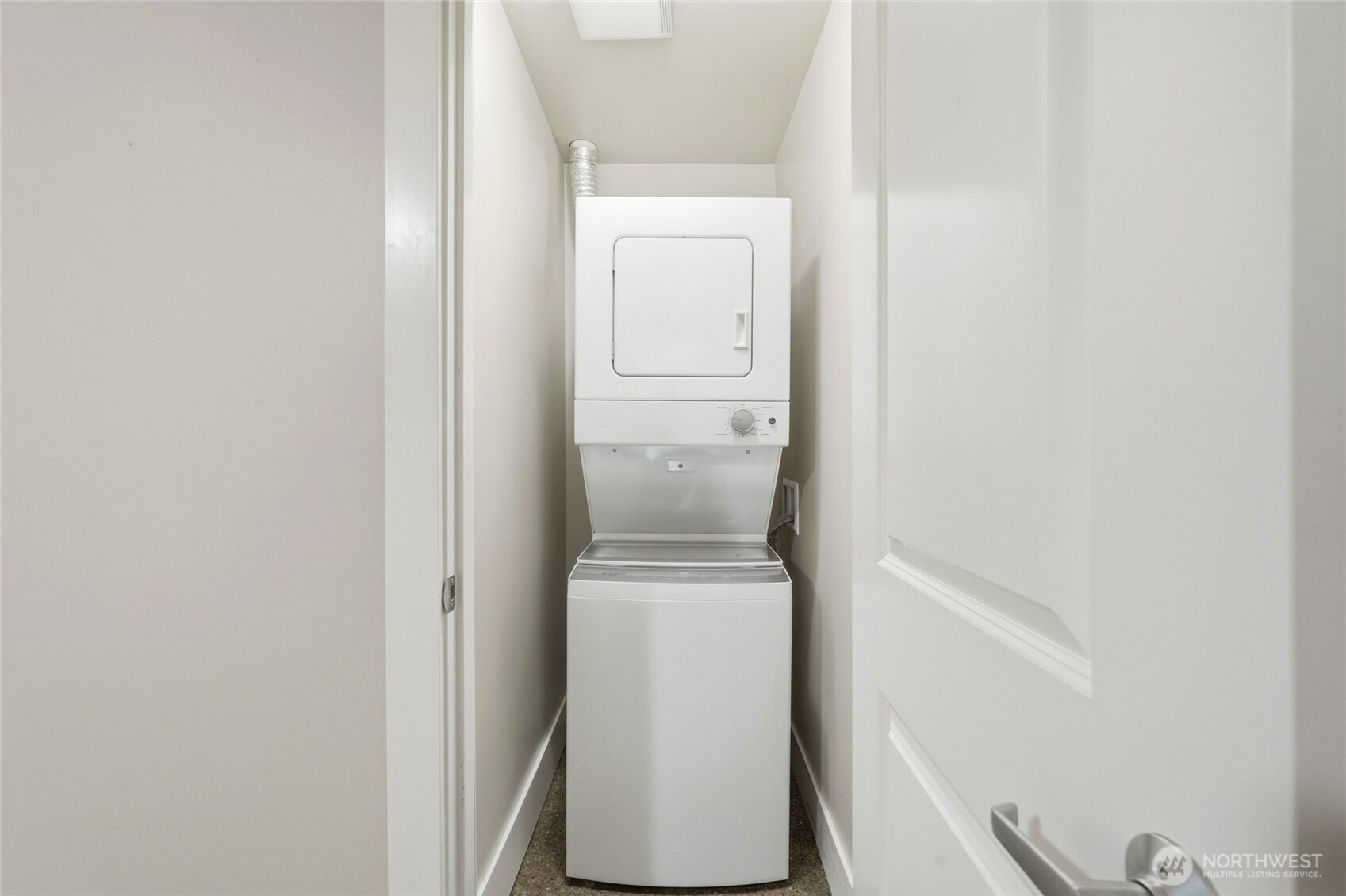22910 90th Avenue W Unit: D105