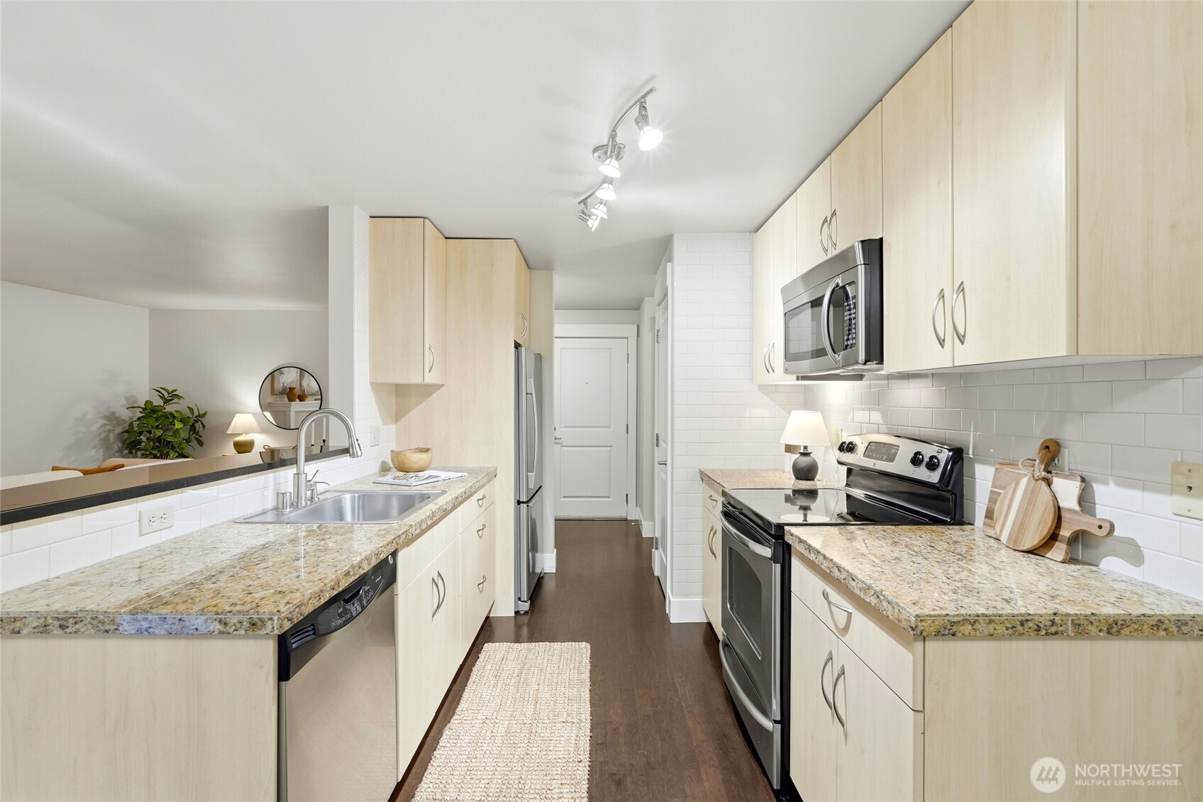 22910 90th Avenue W Unit: D105