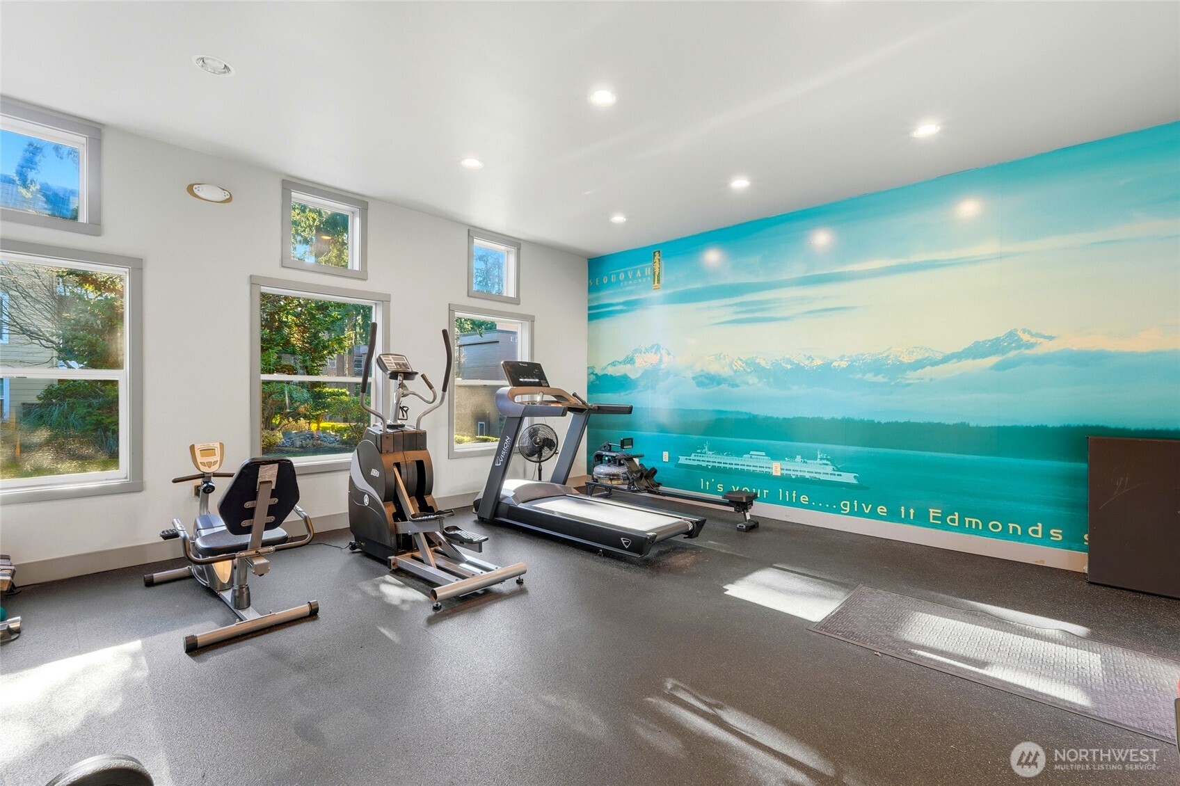 22910 90th Avenue W Unit: D105