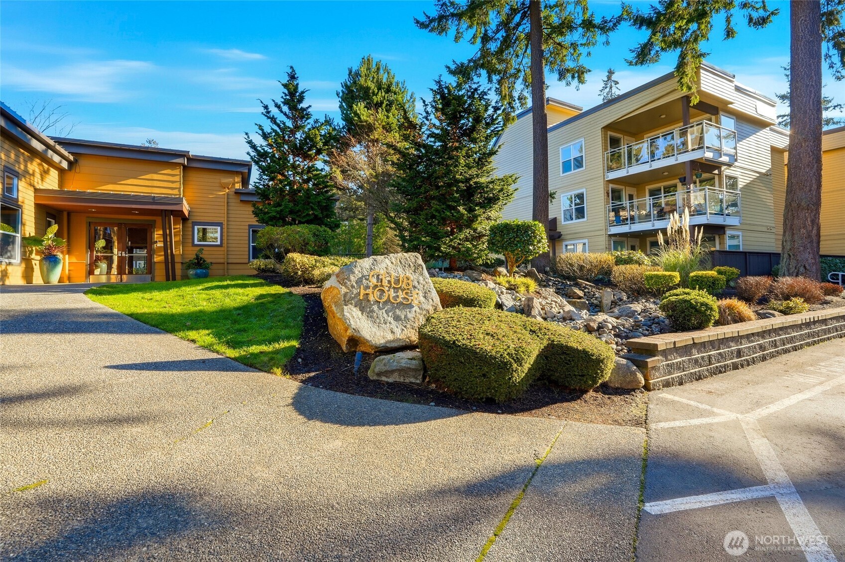 22910 90th Avenue W Unit: D105