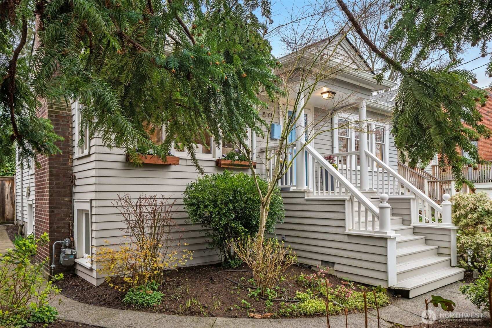 8011 18th Avenue NE