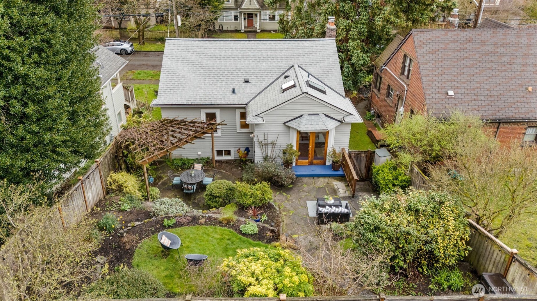 8011 18th Avenue NE