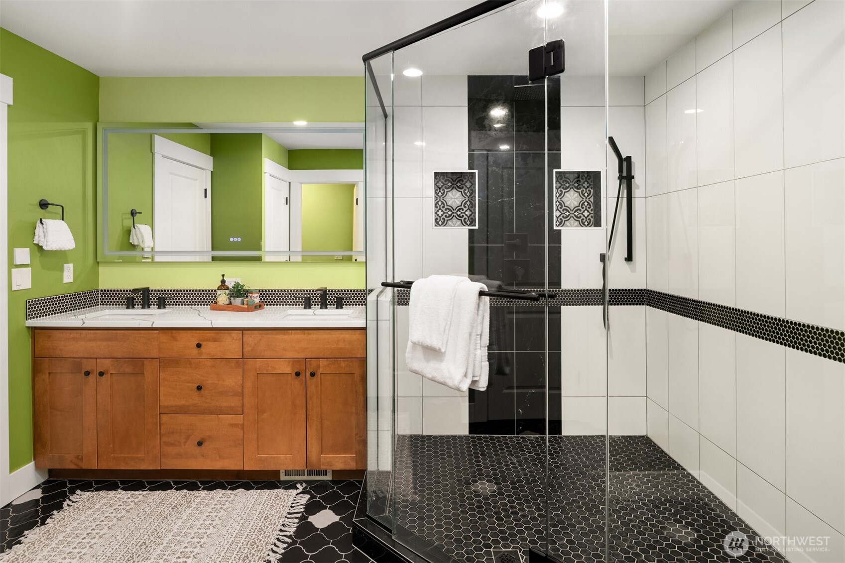 900 228th Avenue NE Unit: 15C