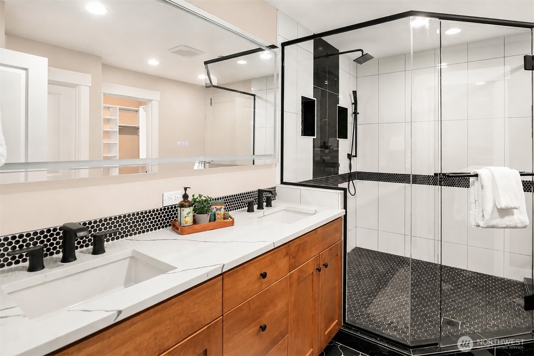 900 228th Avenue NE Unit: 15C