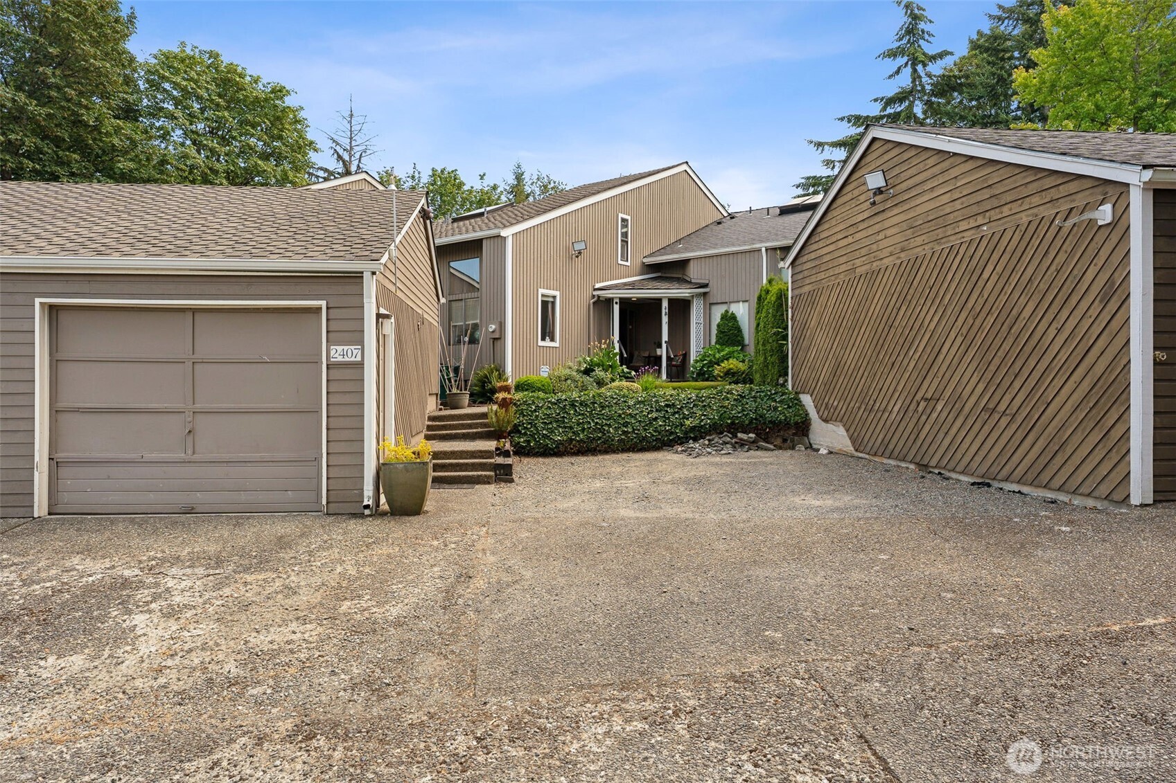 2407 SE 8th Place