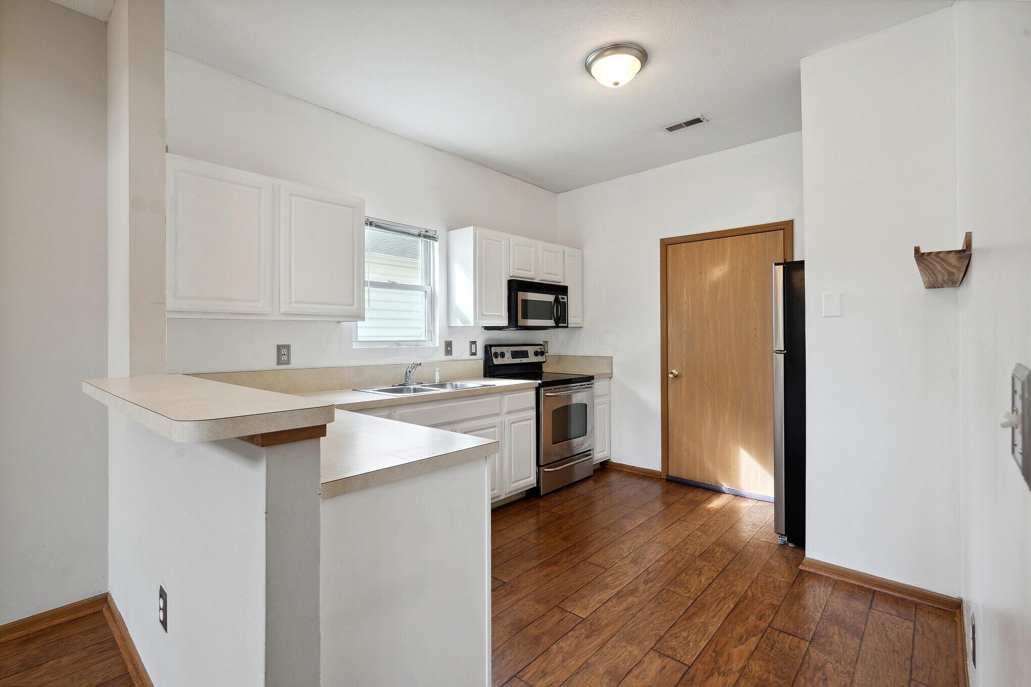 2505 Tree Knoll Court