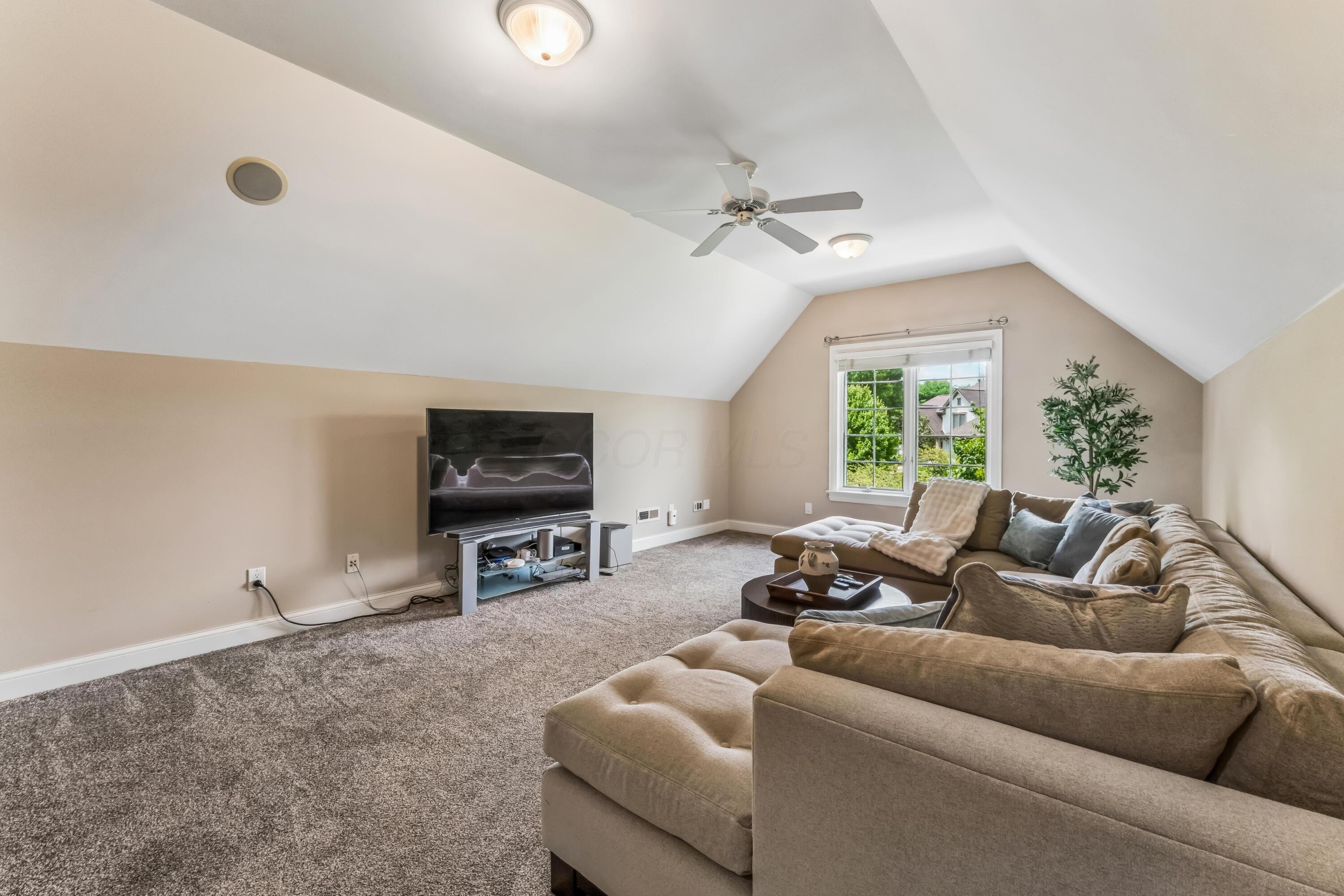 8914 Tartan Fields Drive