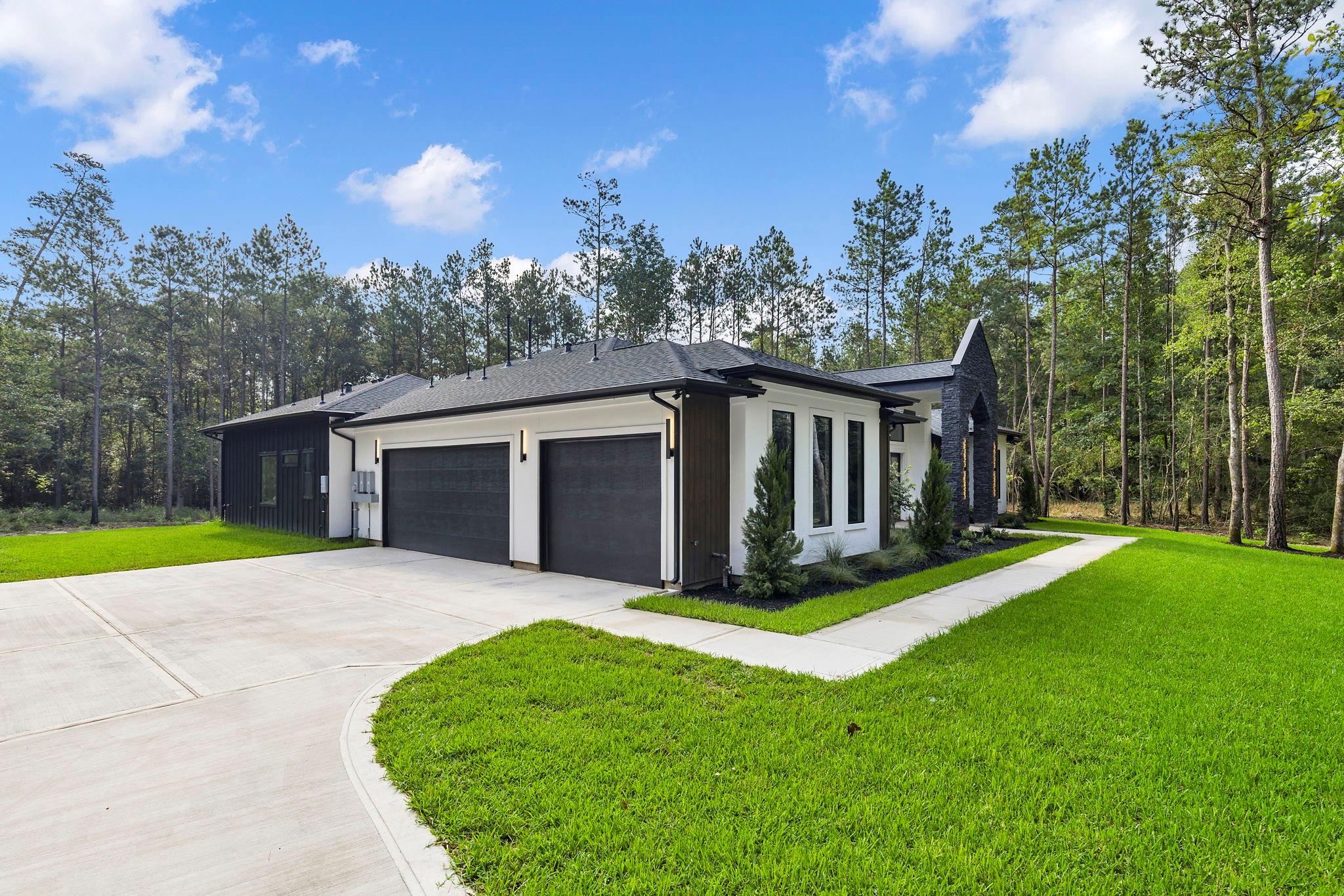 15868 Wooded Trail Way