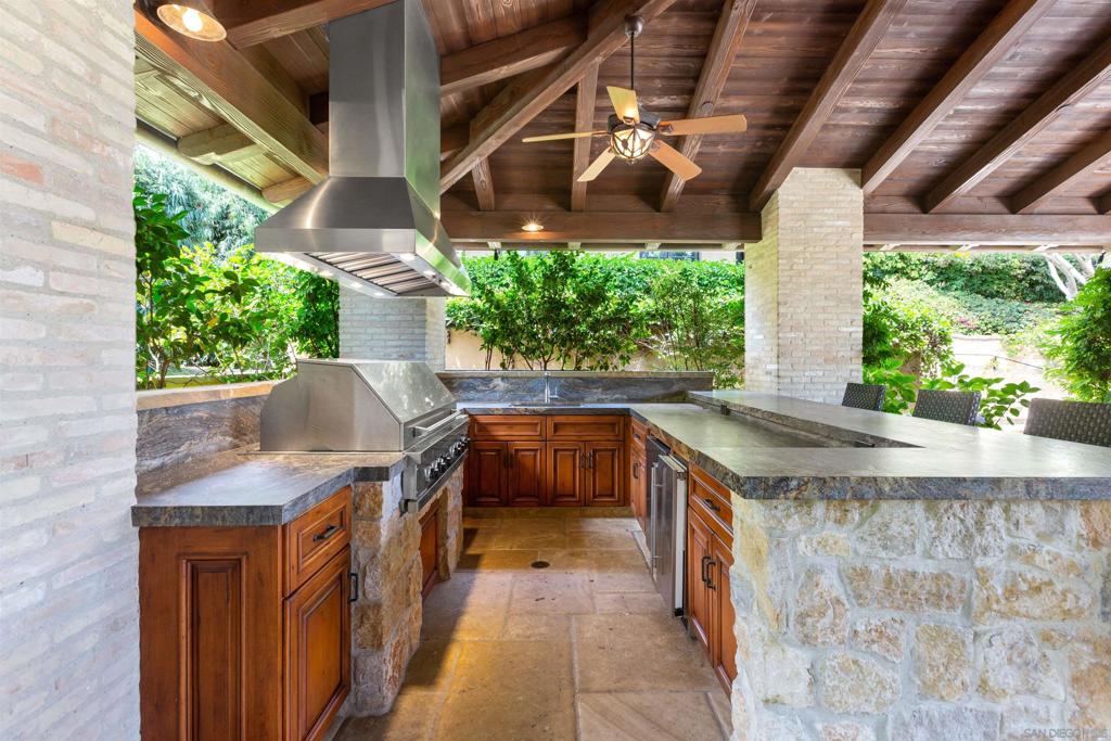 6309 Strada Fragante