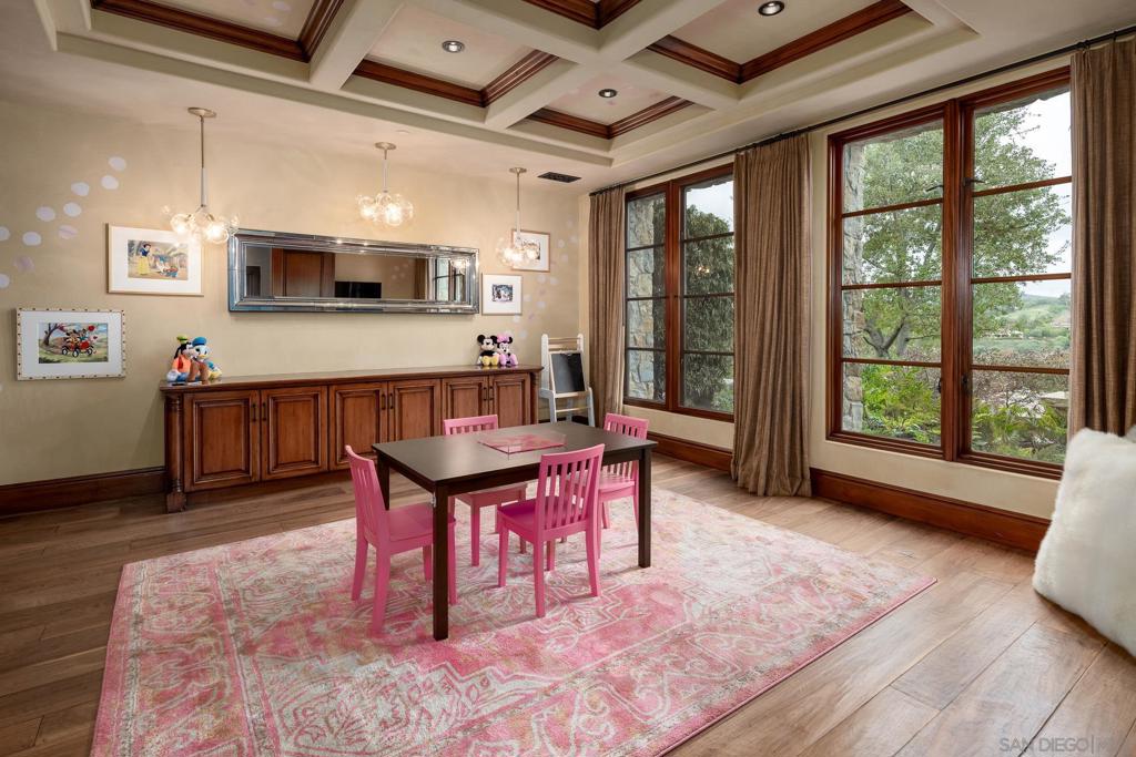 6309 Strada Fragante