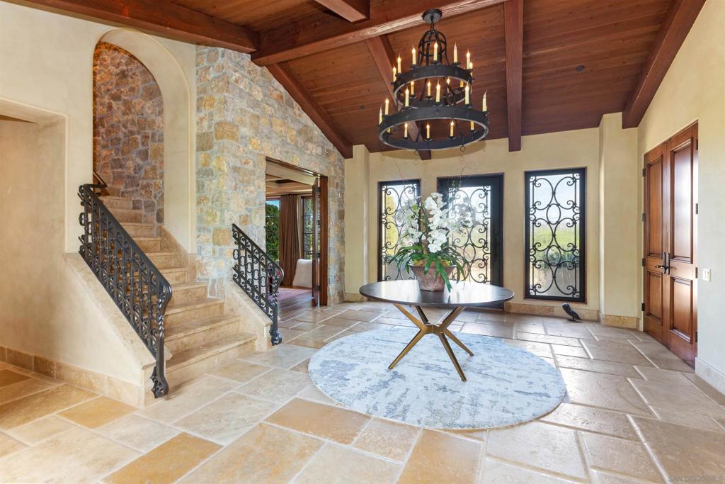 6309 Strada Fragante